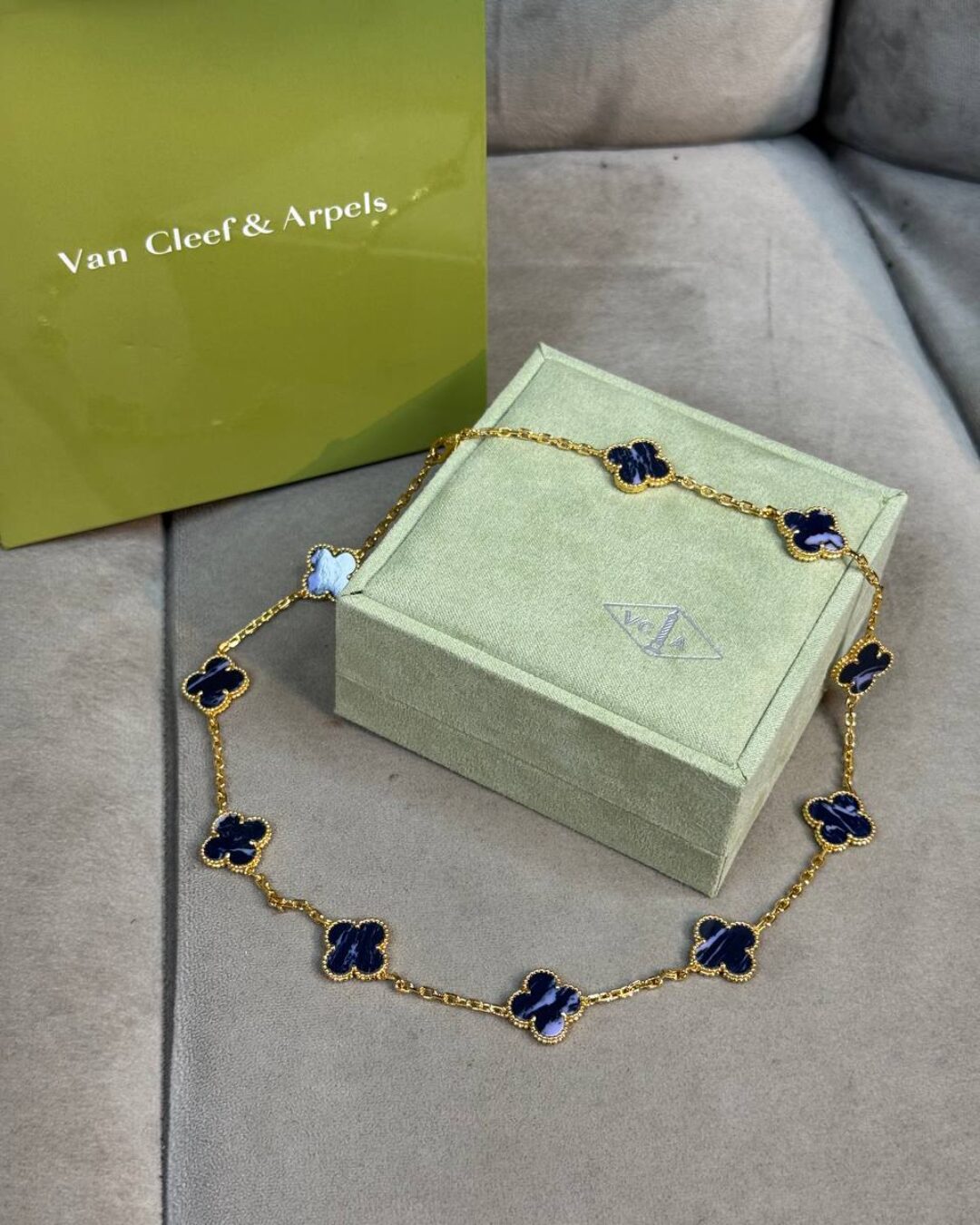 Колье Van Cleef & Arpels Vintage Alhambra