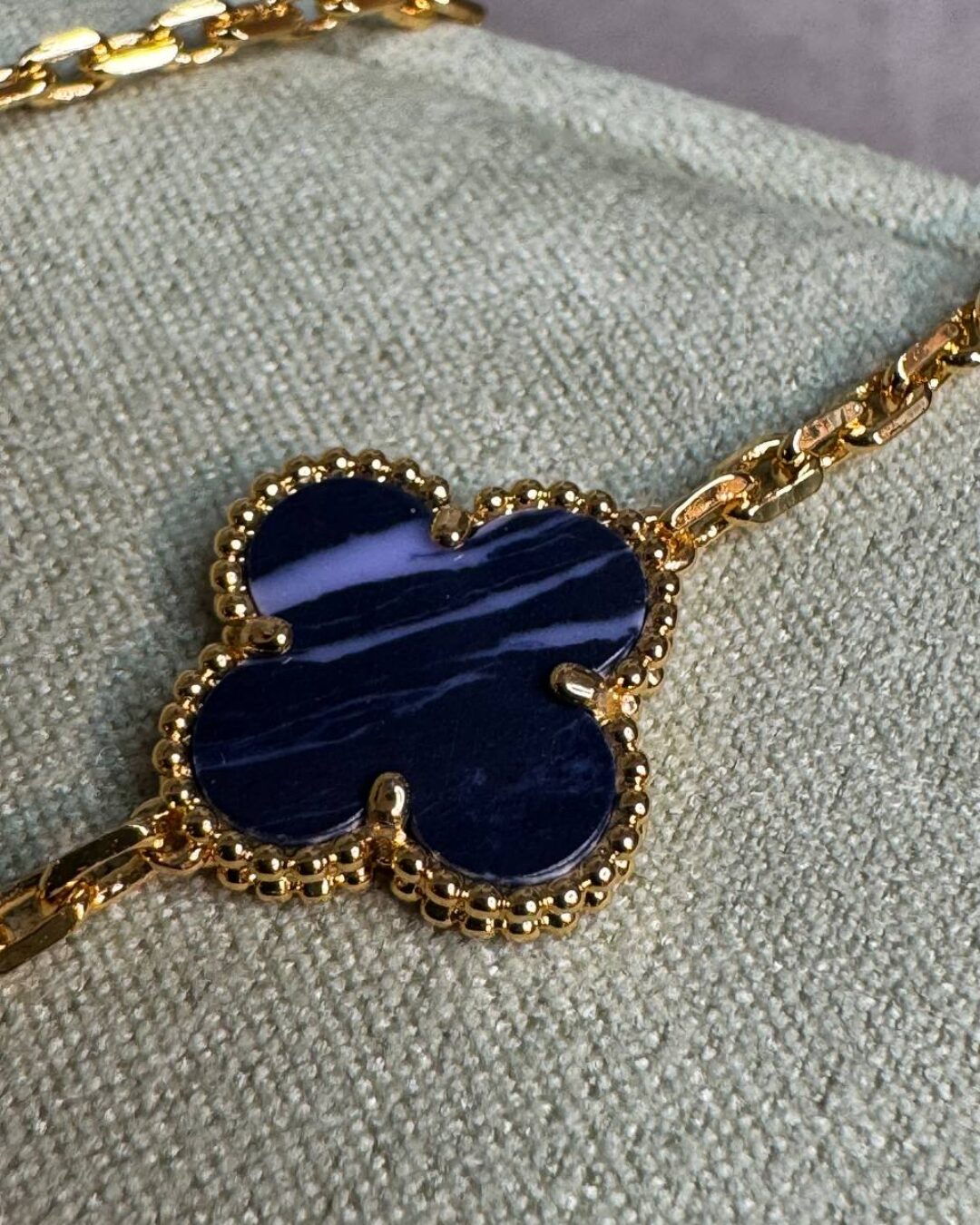 Колье Van Cleef & Arpels Vintage Alhambra