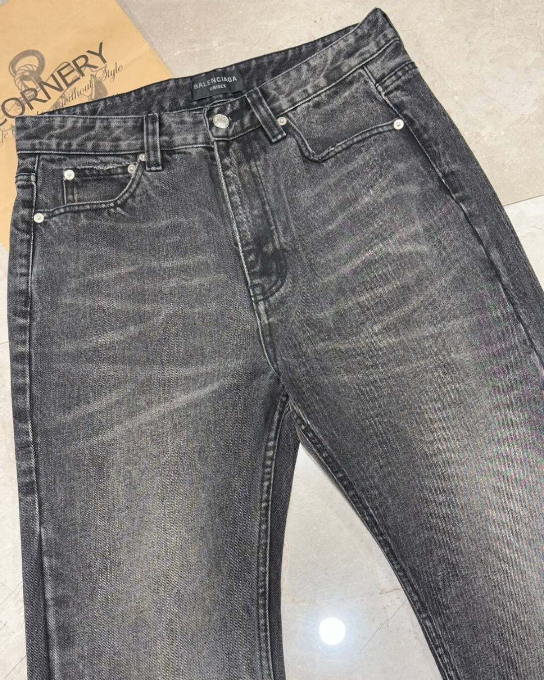 Джинсы Balenciaga