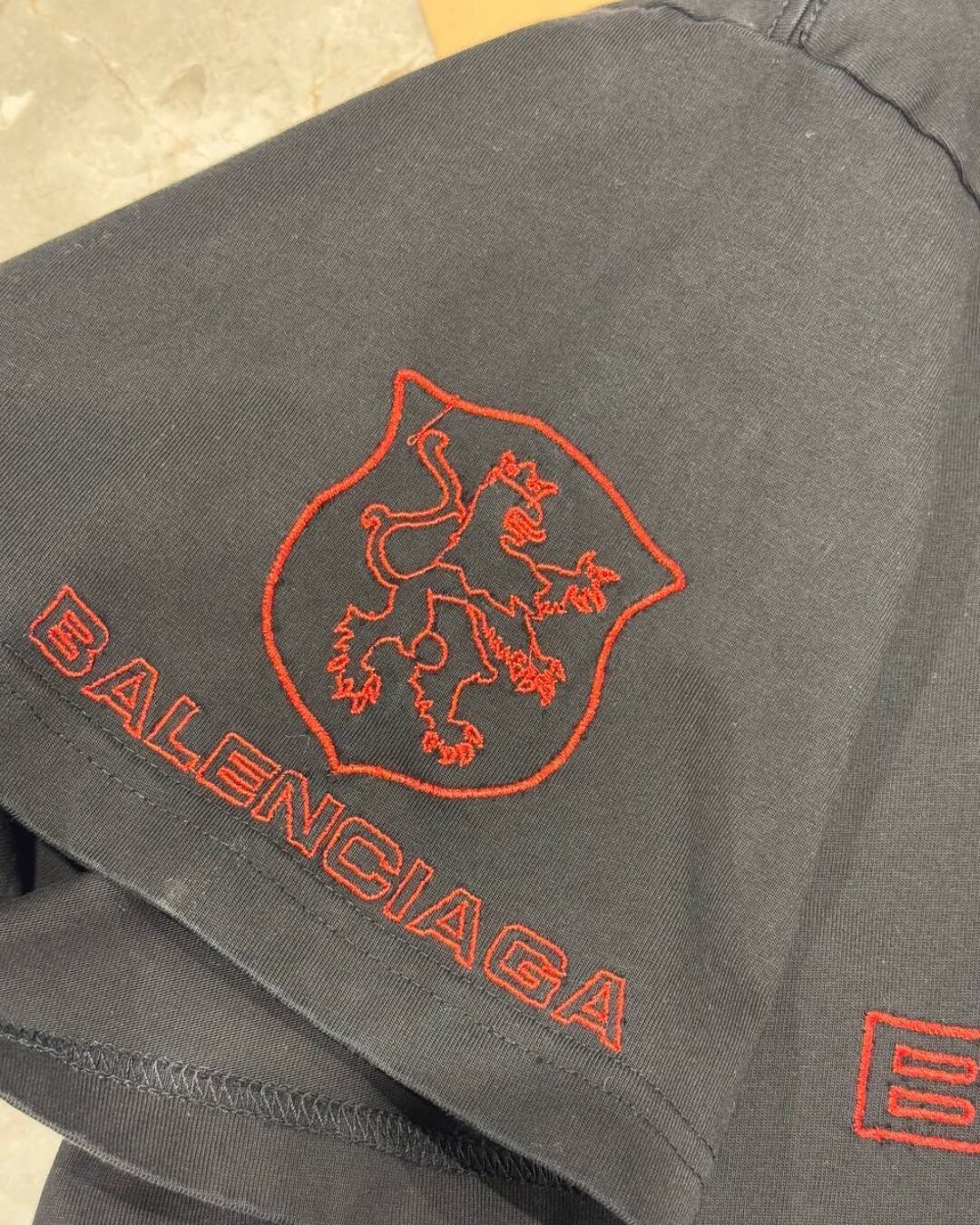 Футболка Balenciaga