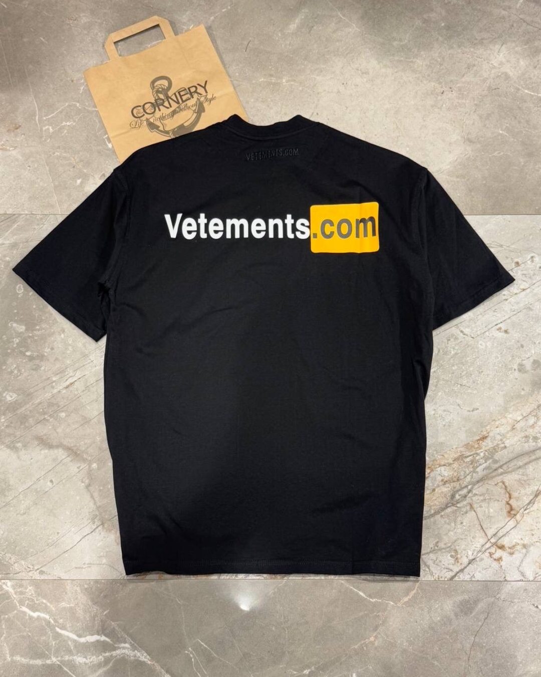 Футболка Vetements