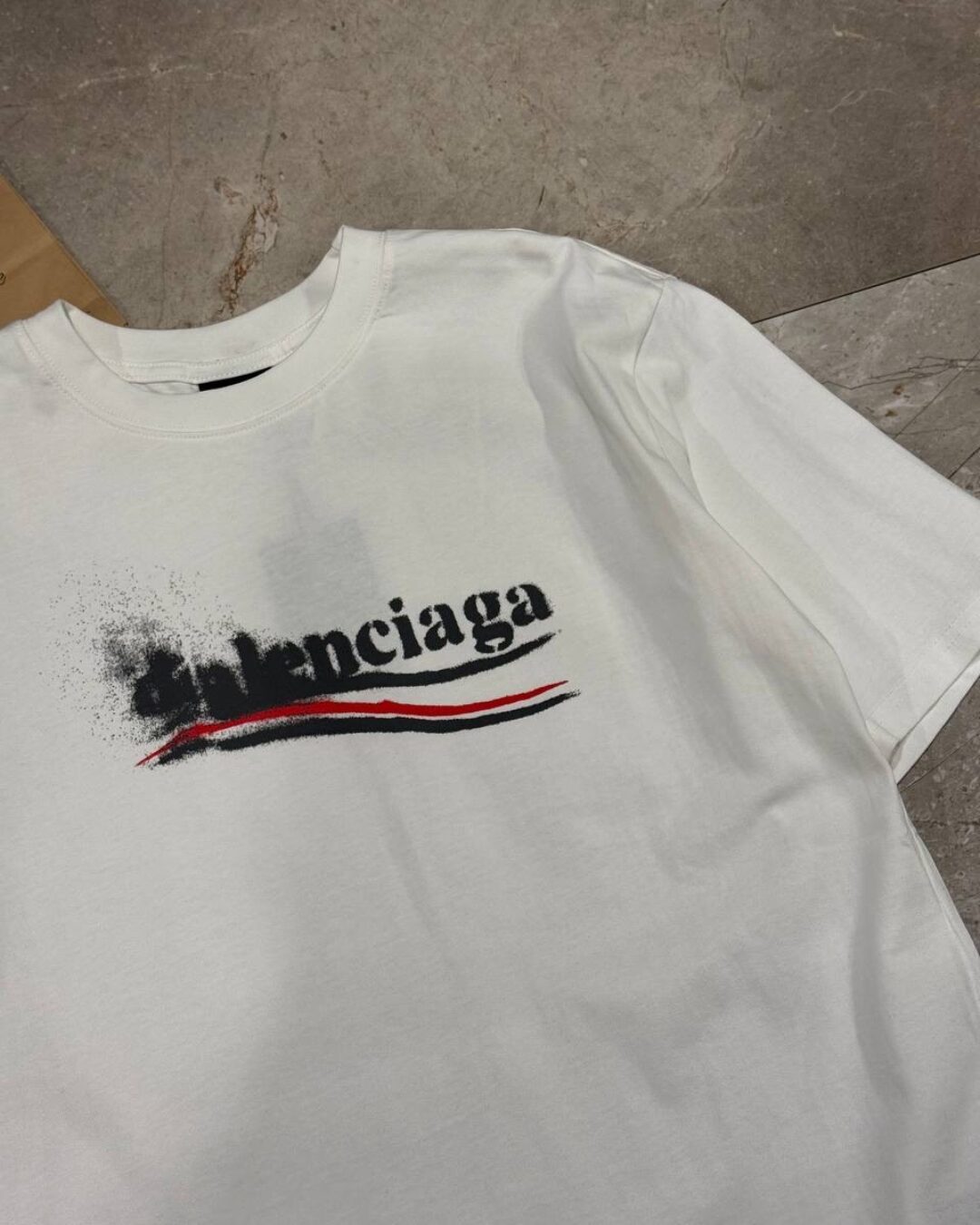 Футболка Balenciaga