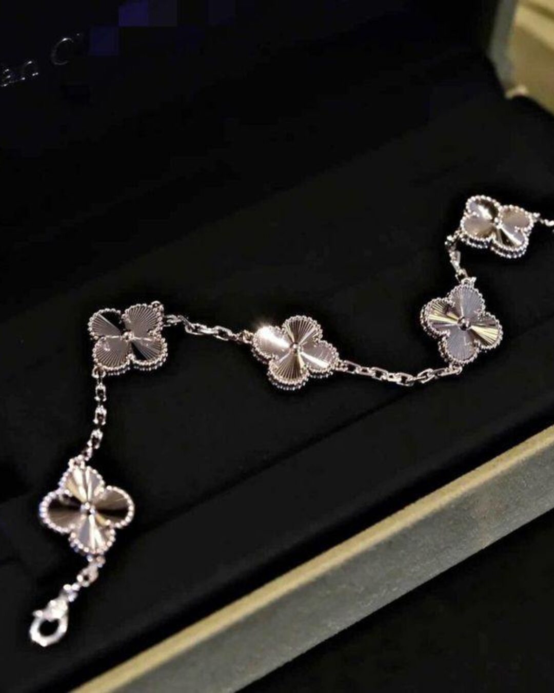 Браслет Van Cleef & Arpels Vintage Alhambra Silver/Reflective