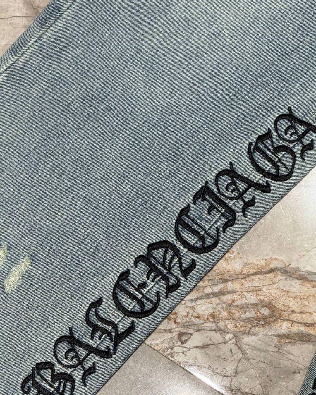 Джинсы Balenciaga
