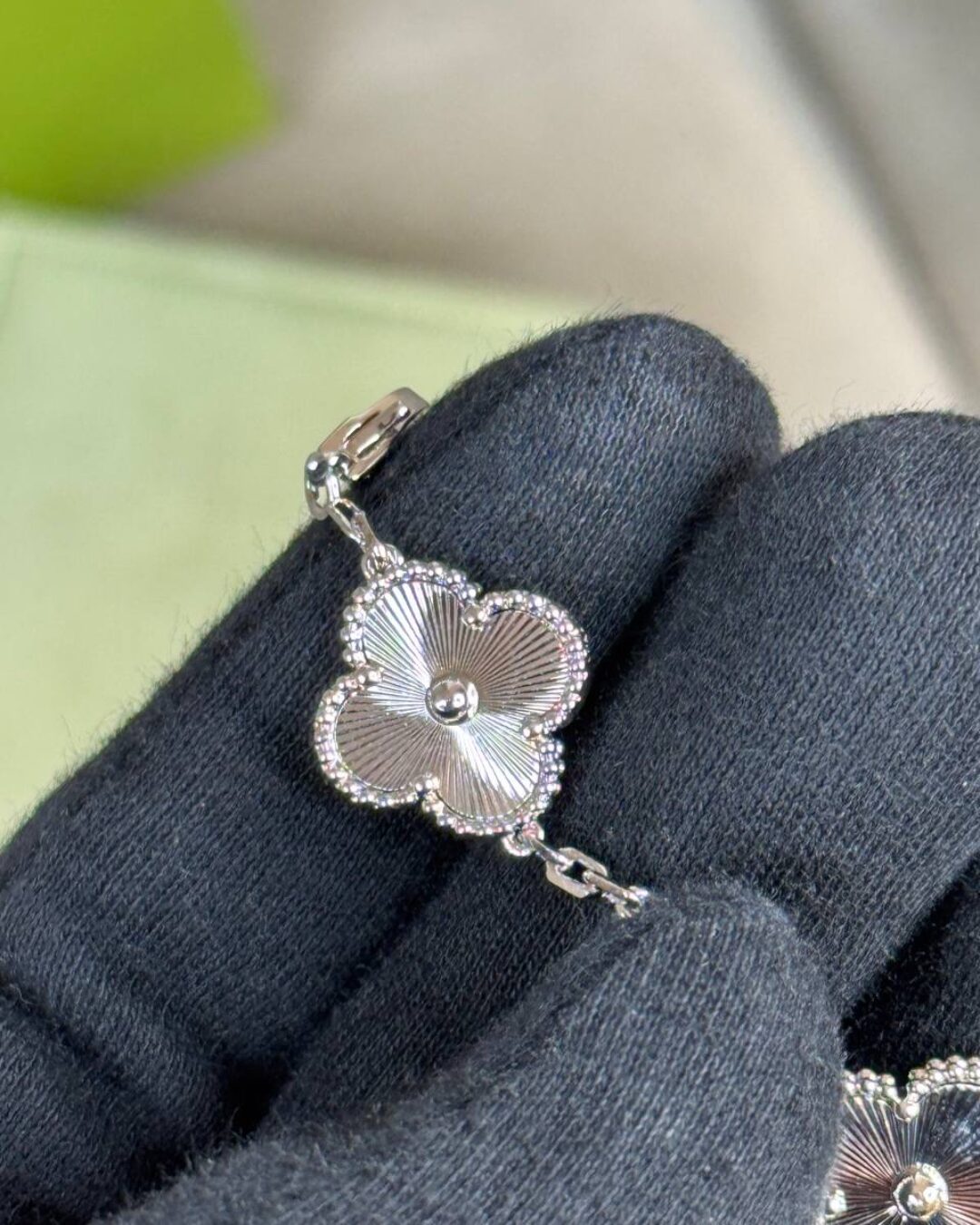 Браслет Van Cleef & Arpels Vintage Alhambra Silver/Reflective