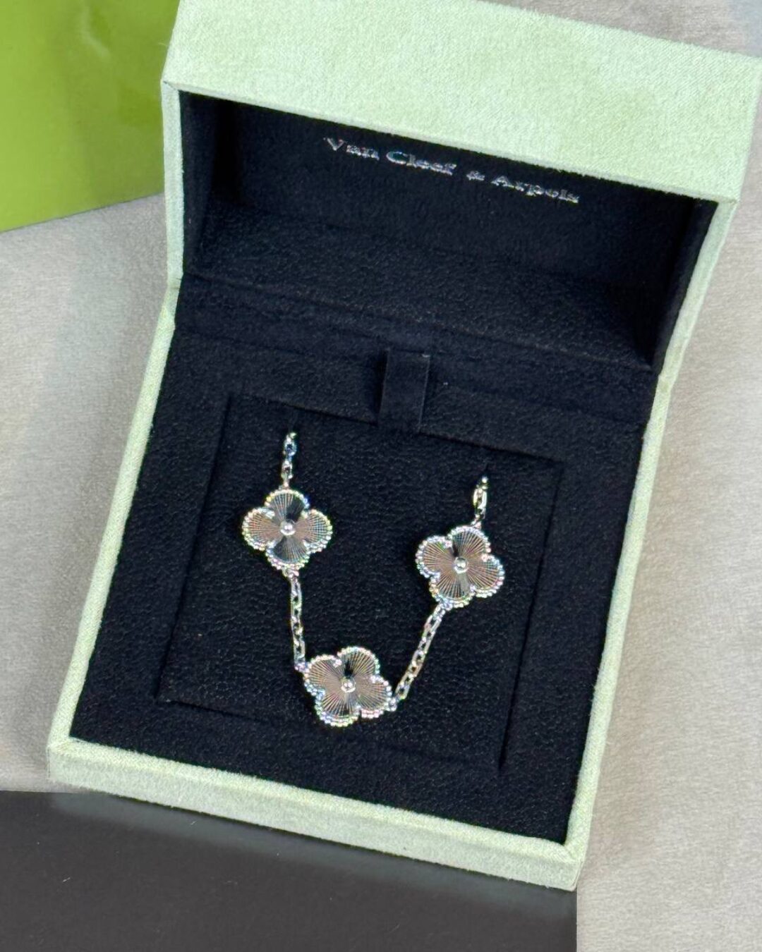 Браслет Van Cleef & Arpels Vintage Alhambra Silver/Reflective