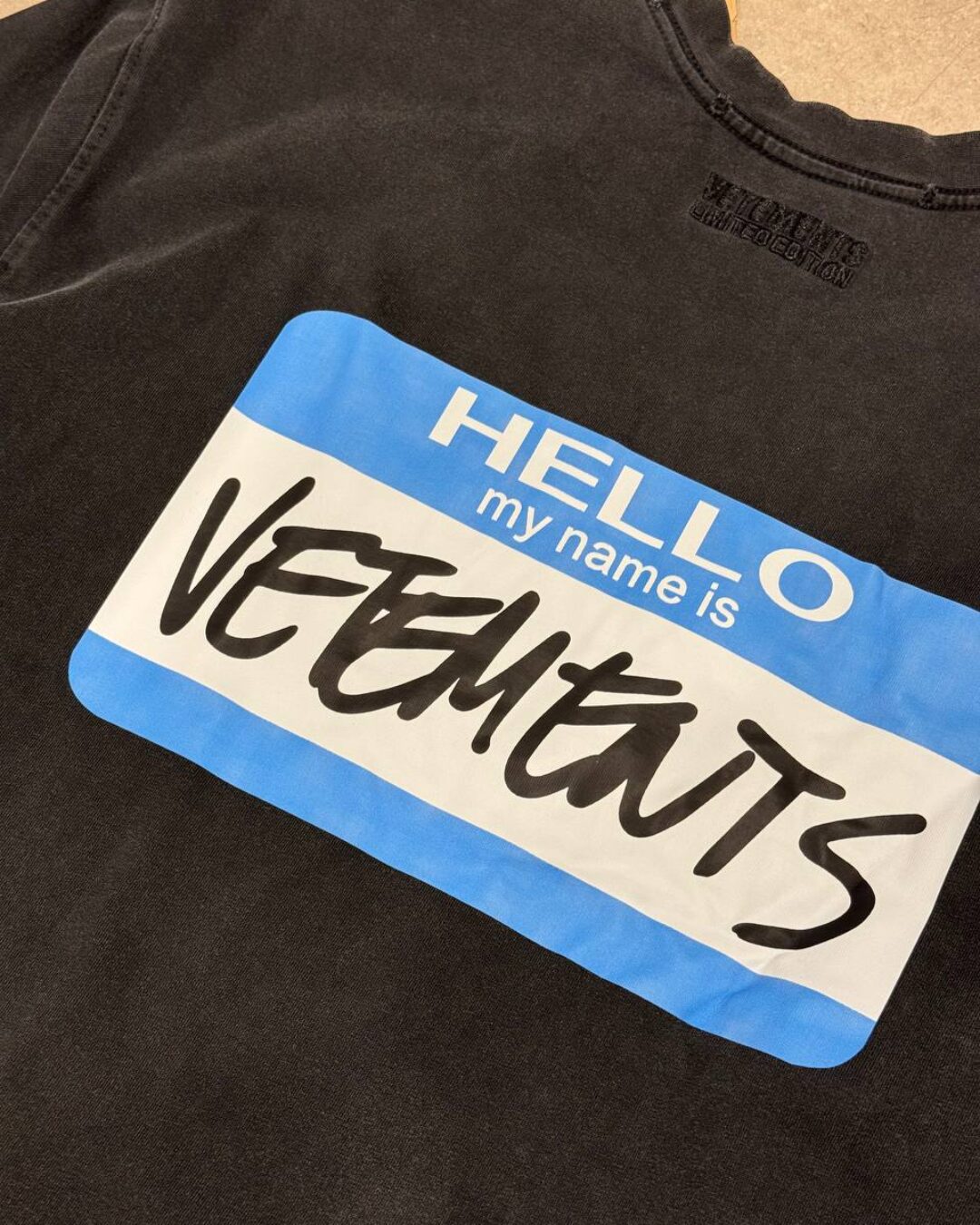 Футболка Vetements