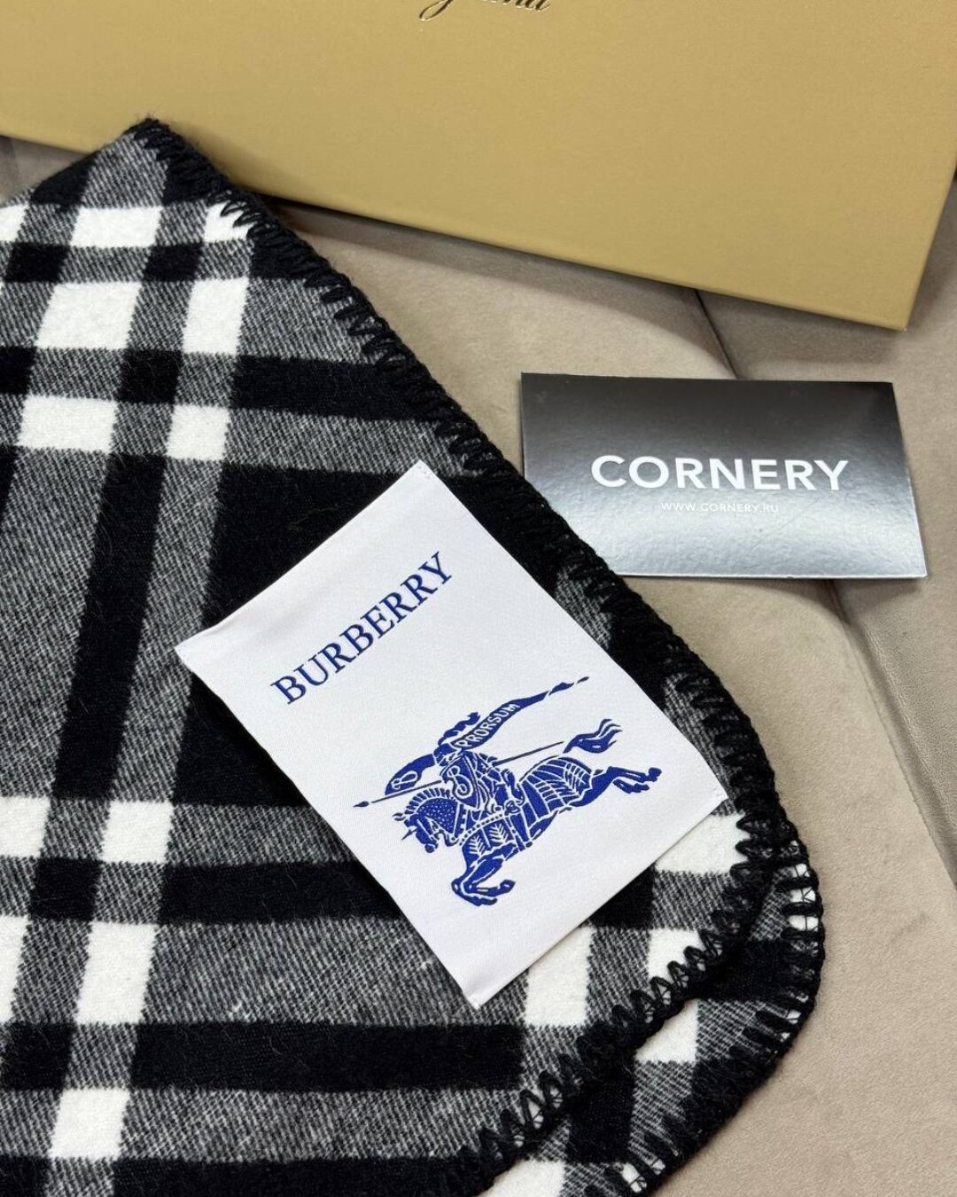 Шарф Burberry