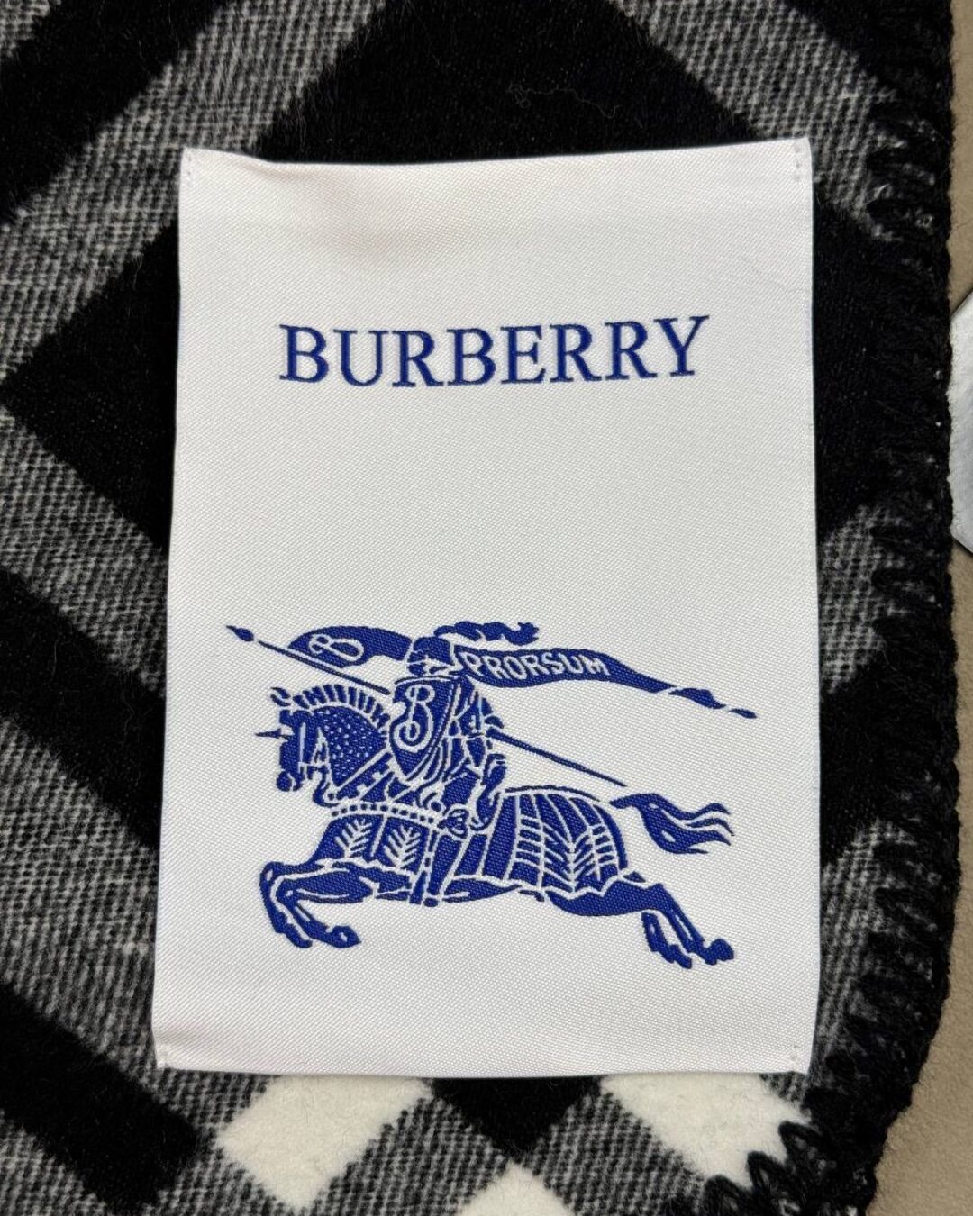 Шарф Burberry