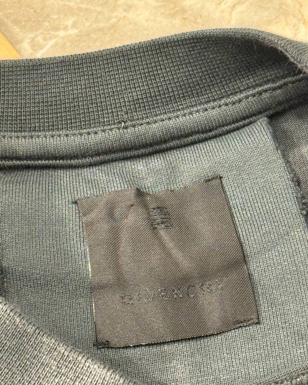Футболка Givenchy