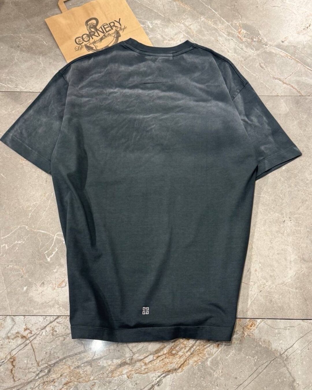 Футболка Givenchy