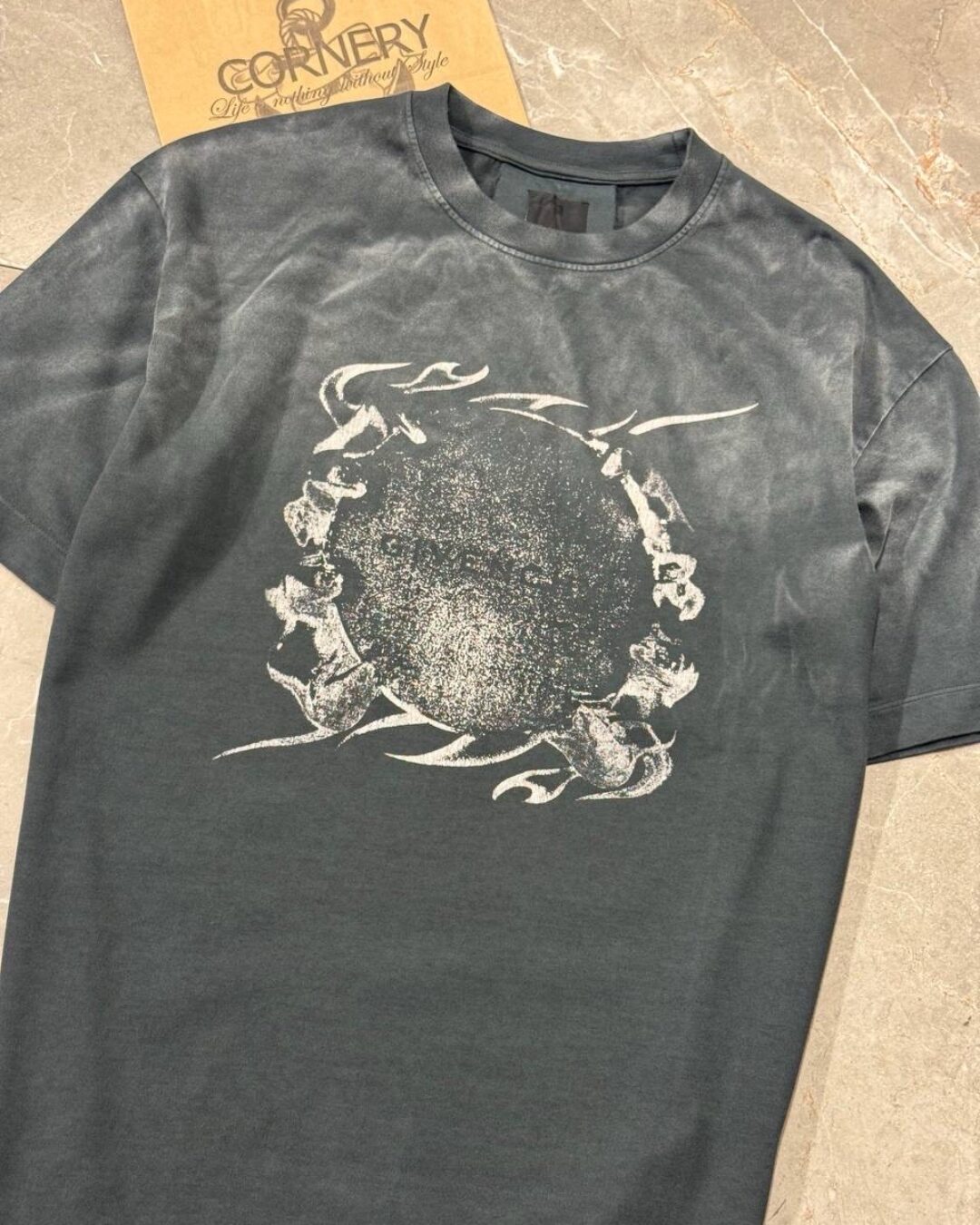 Футболка Givenchy