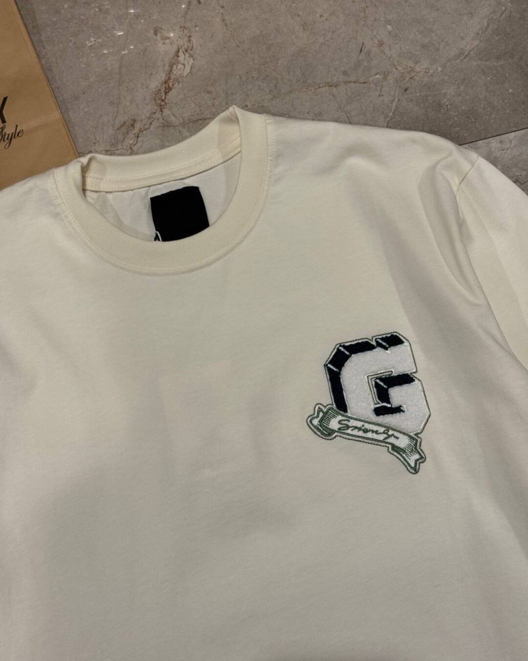 Футболка Givenchy