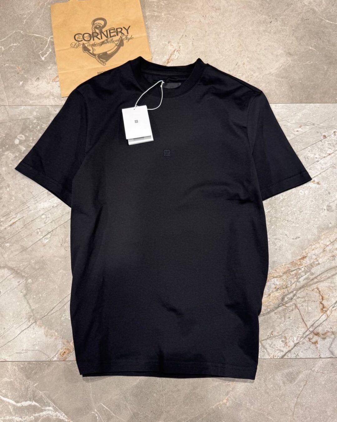 Футболка Givenchy