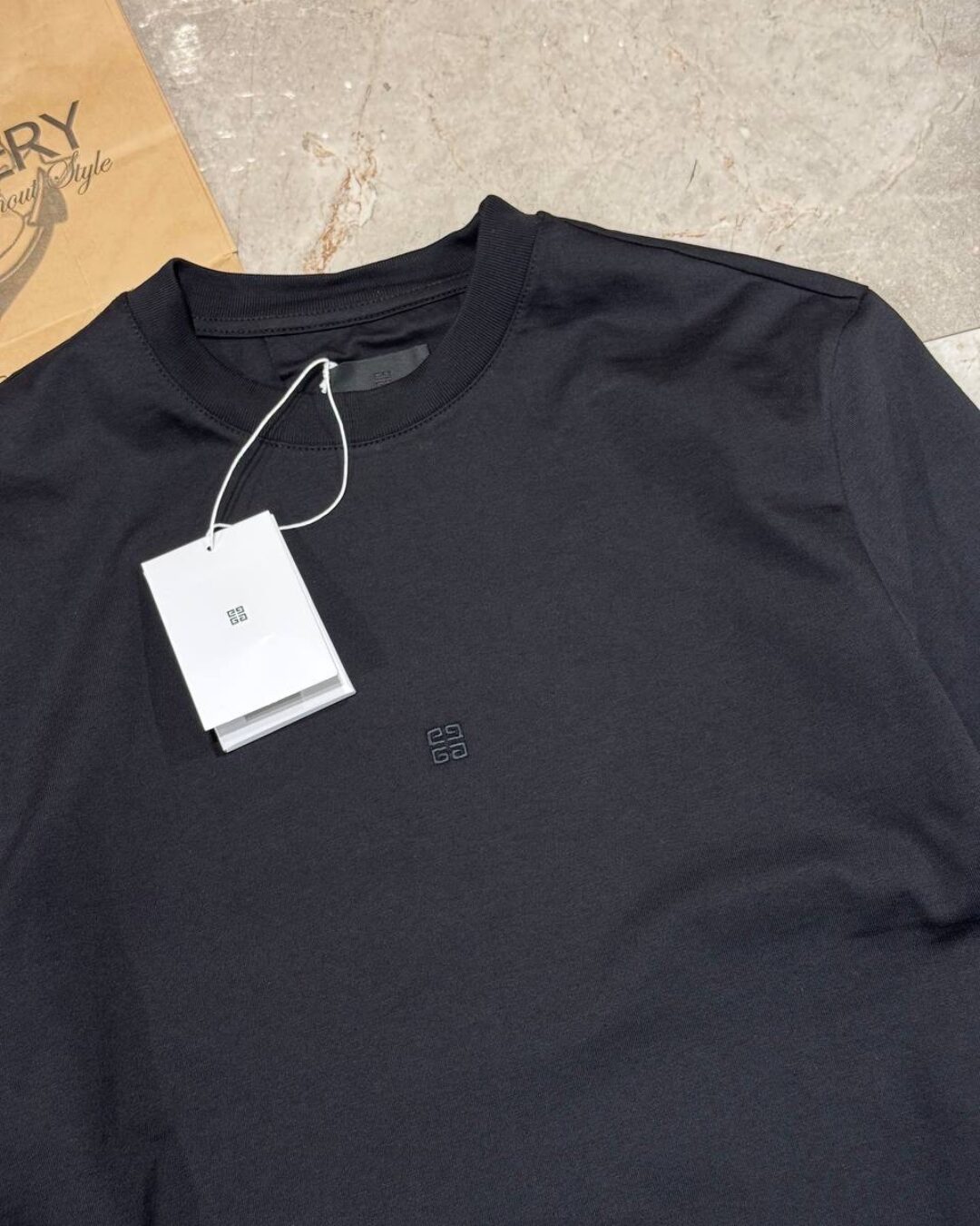 Футболка Givenchy