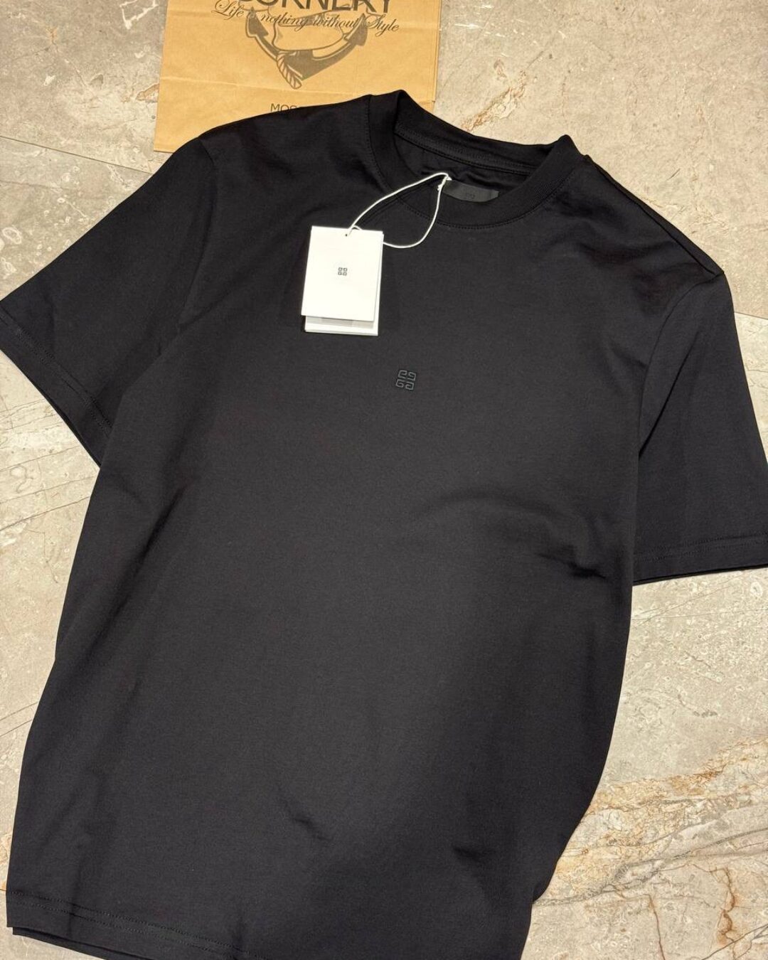 Футболка Givenchy