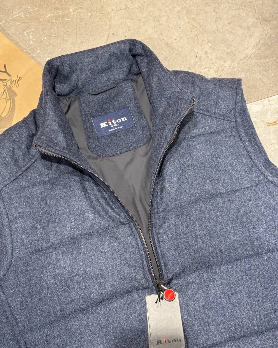 Жилет Kiton