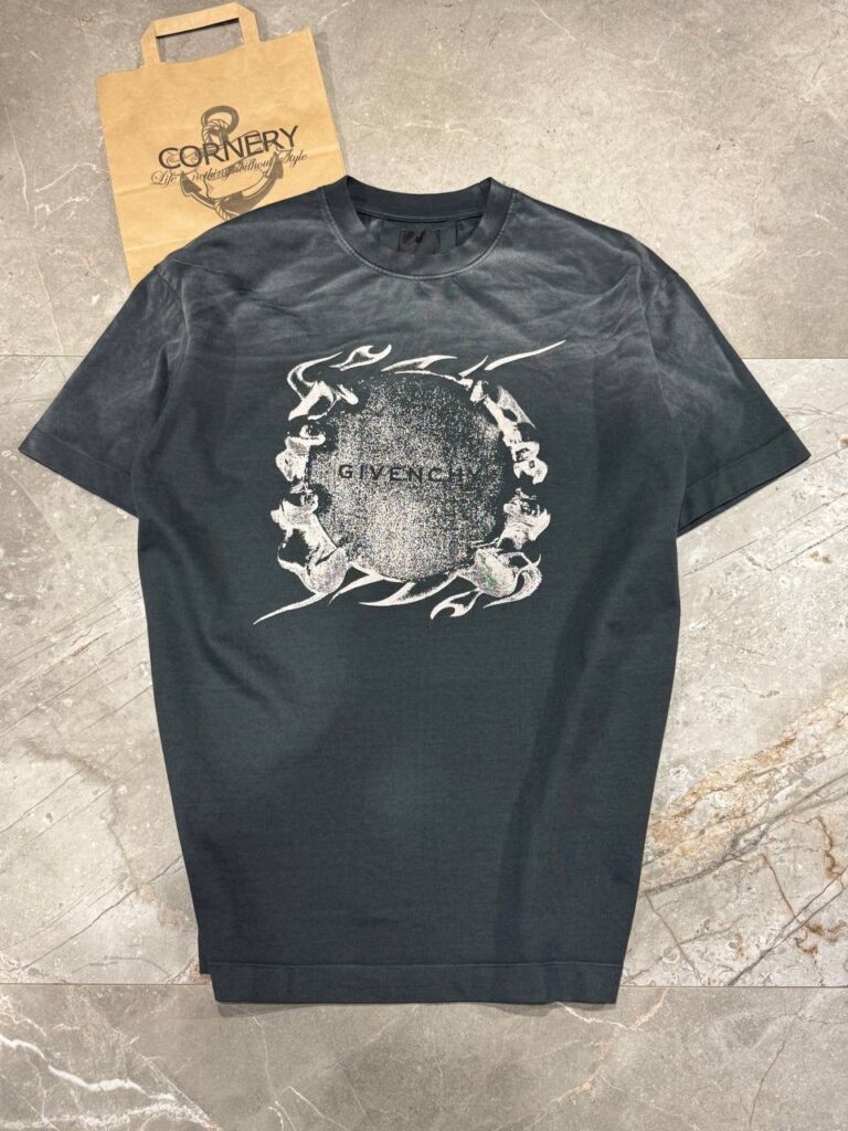 Футболка Givenchy
