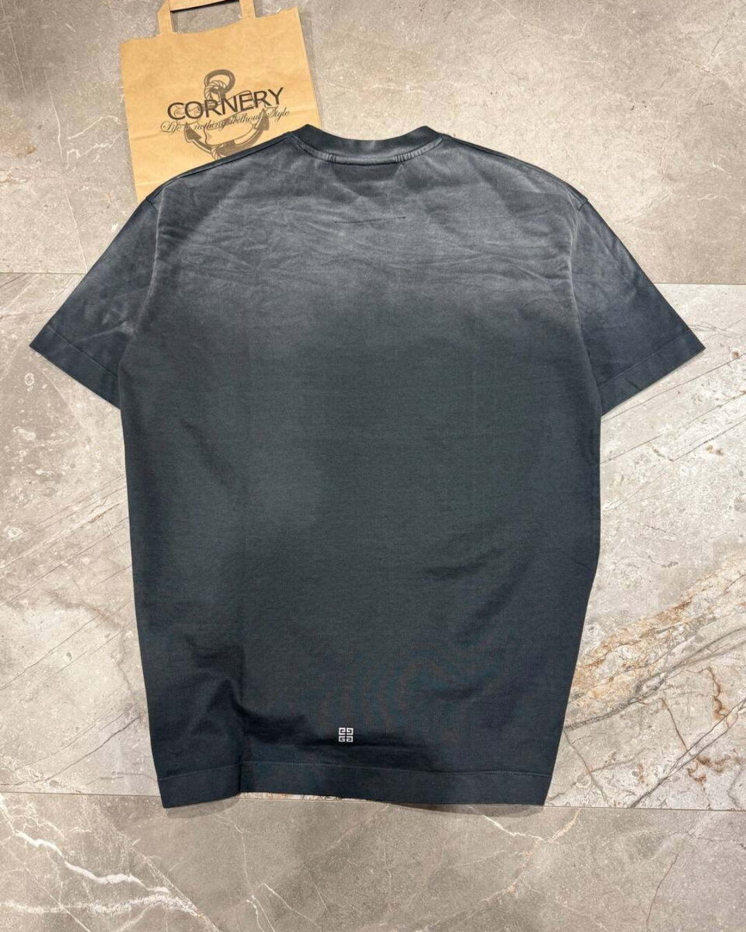 Футболка Givenchy
