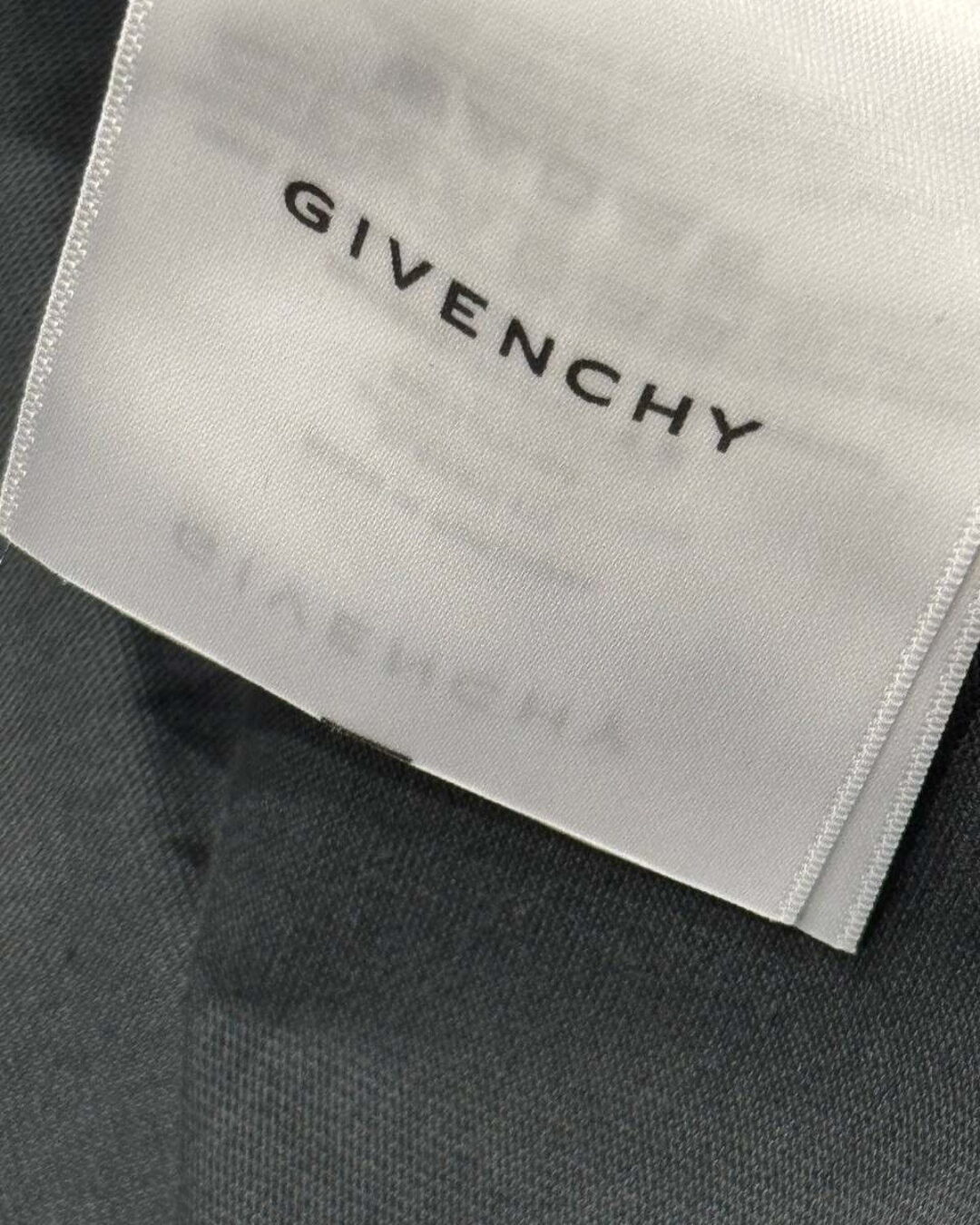 Футболка Givenchy