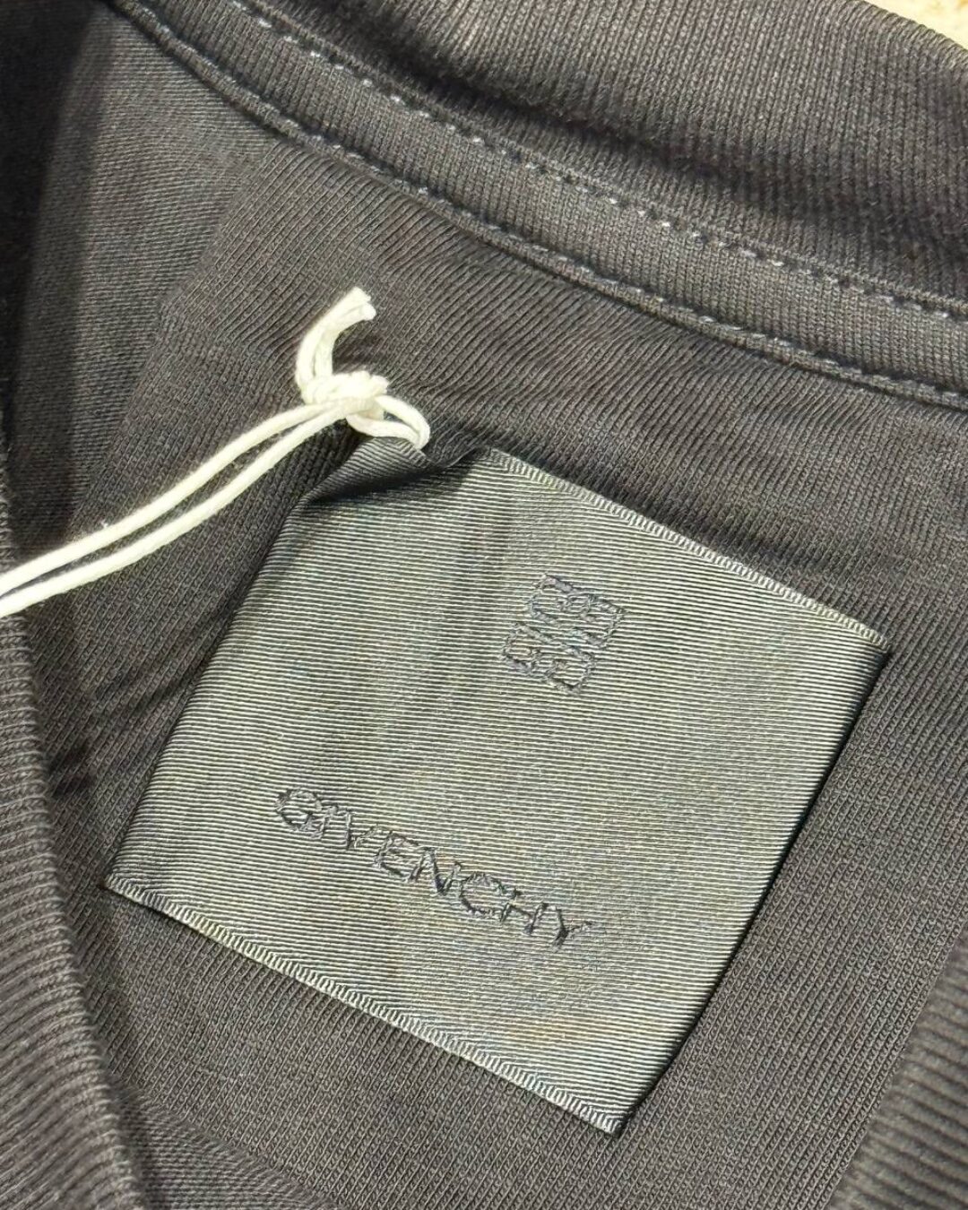 Футболка Givenchy