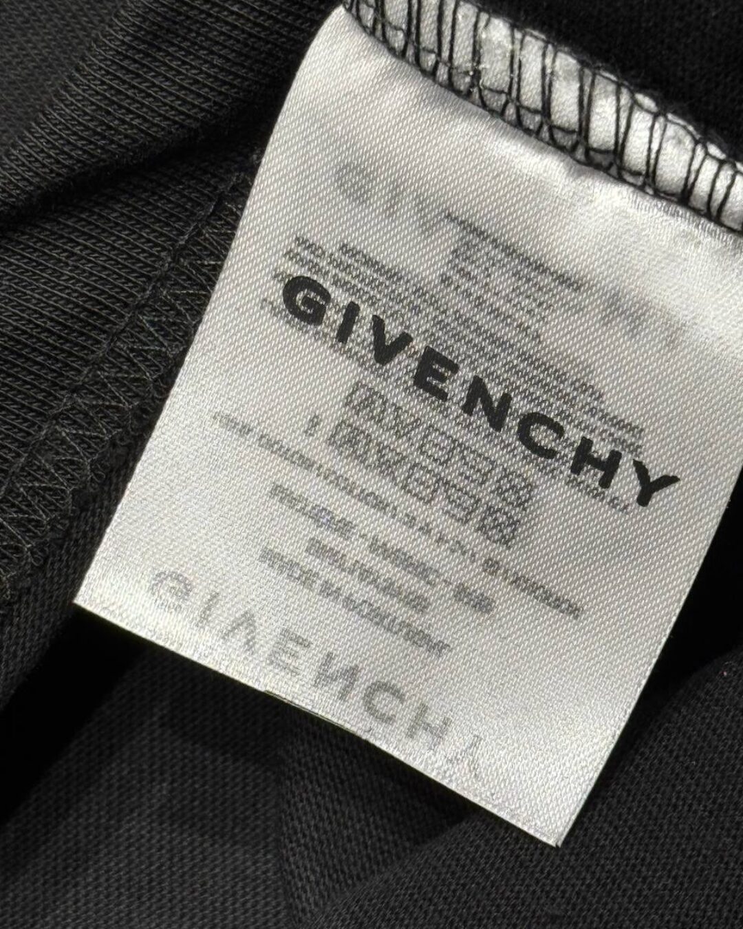 Футболка Givenchy