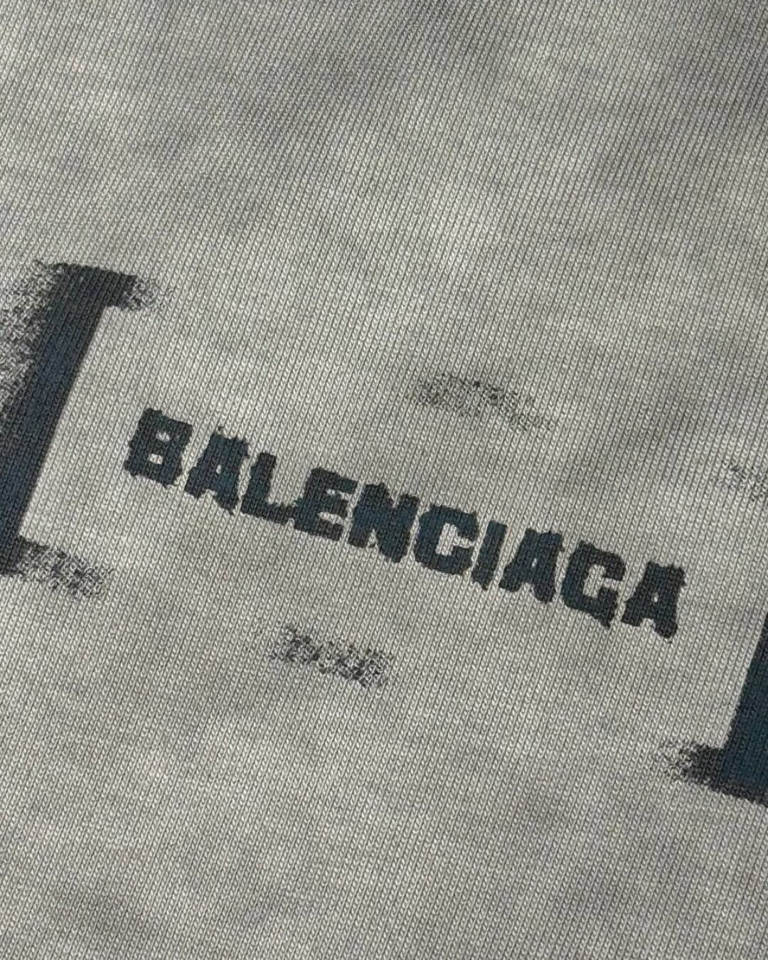 Футболка Balenciaga