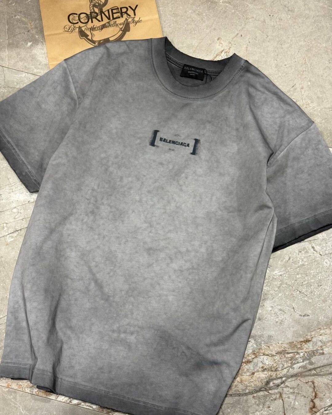 Футболка Balenciaga
