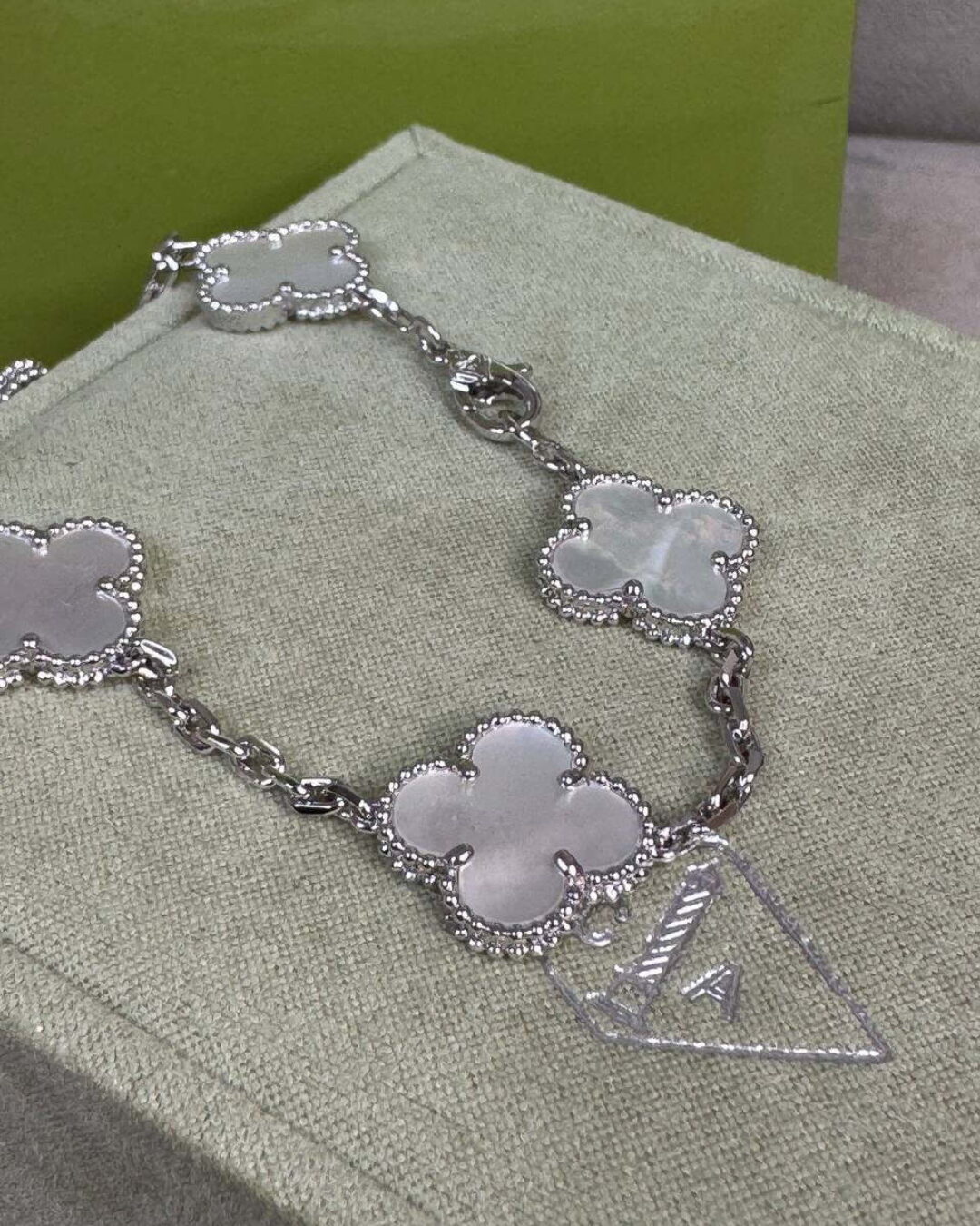 Браслет Van Cleef & Arpels Vintage Alhambra Silver/White