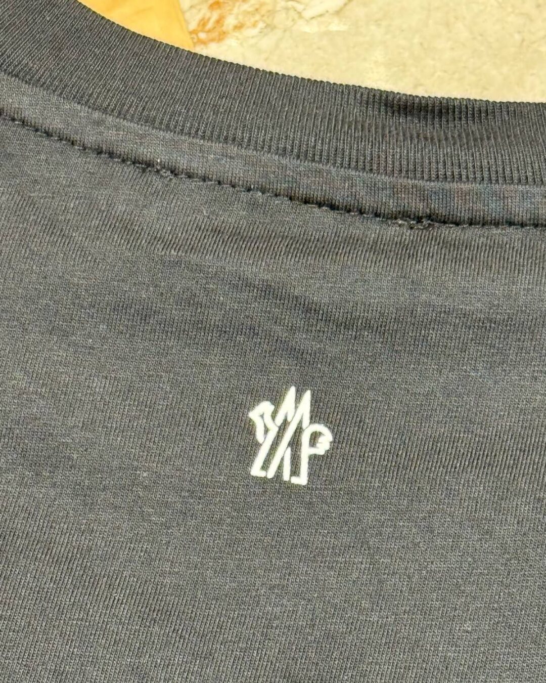 Футболка Moncler