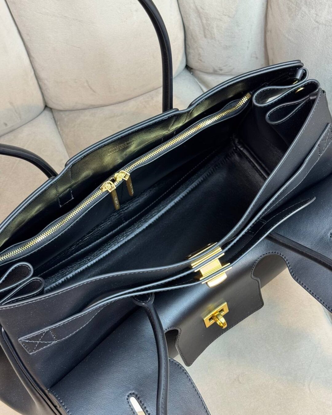 Сумка Balenciaga Bel Air Medium