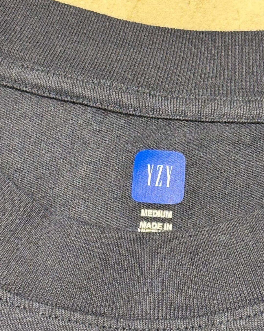 Футболка Gap x Yeezy