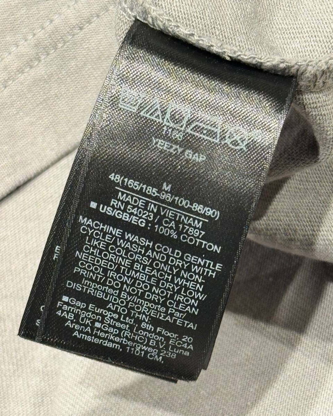 Футболка Gap x Yeezy