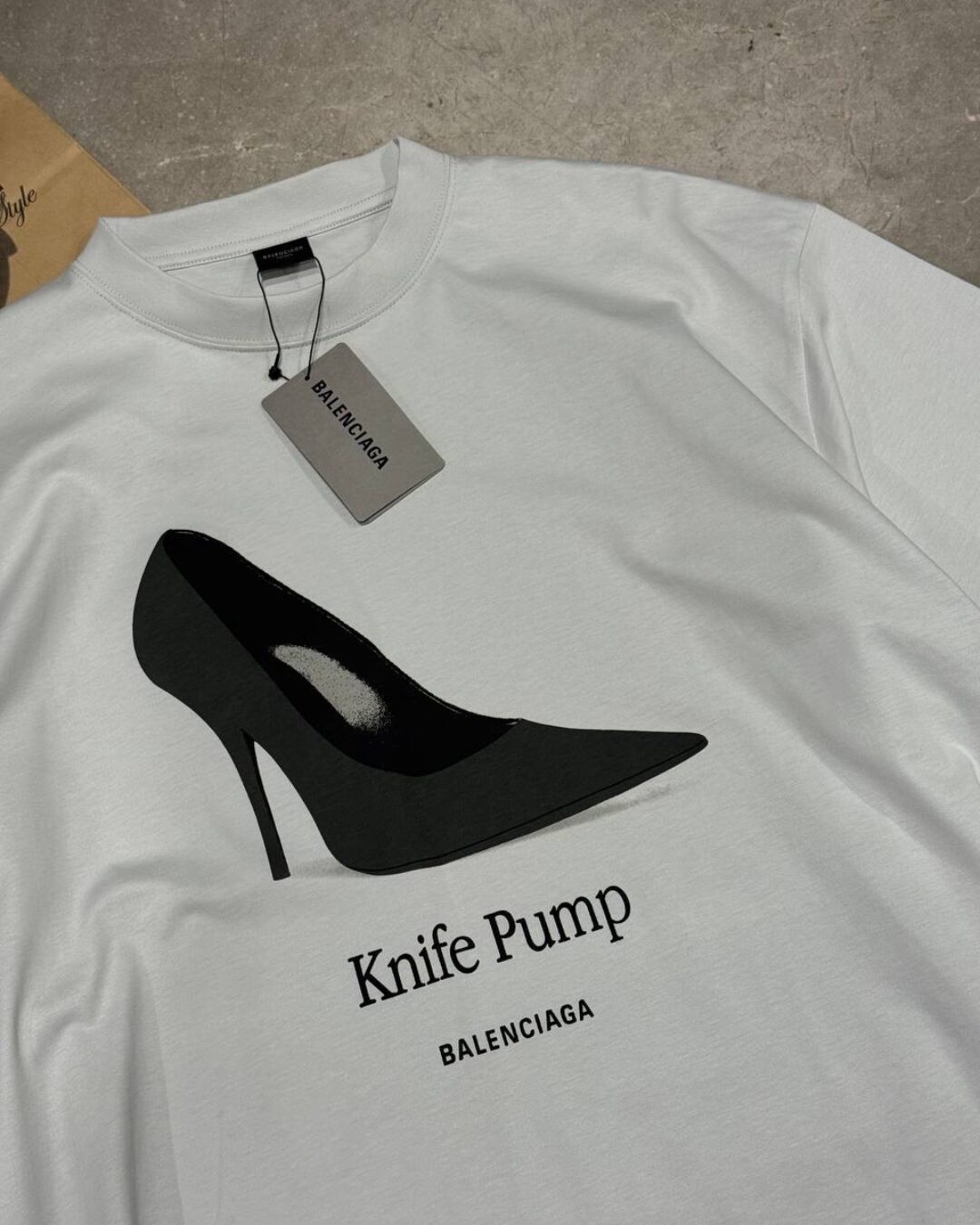 Футболка Balenciaga