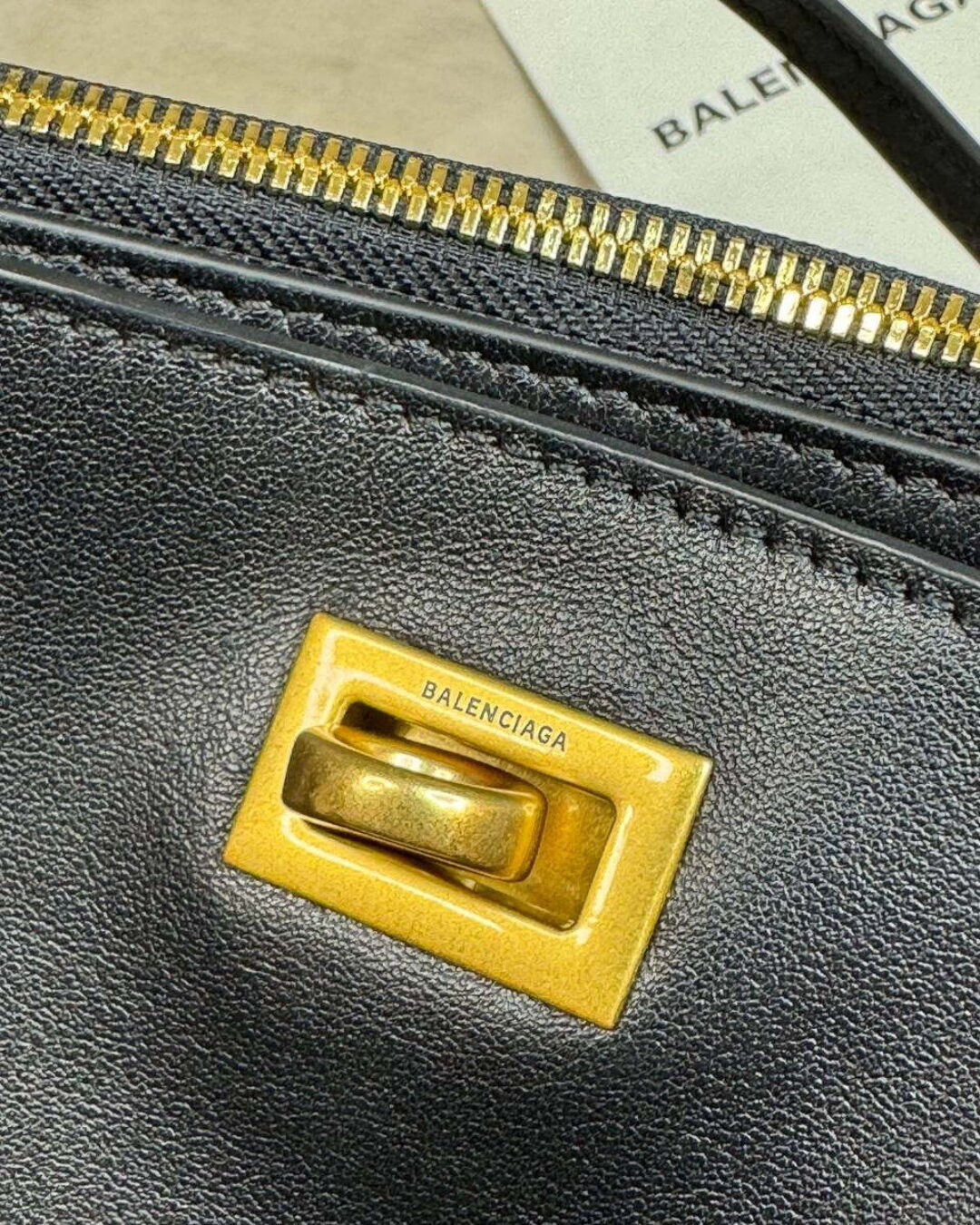 Сумка Balenciaga Rodeo Sling Pochette