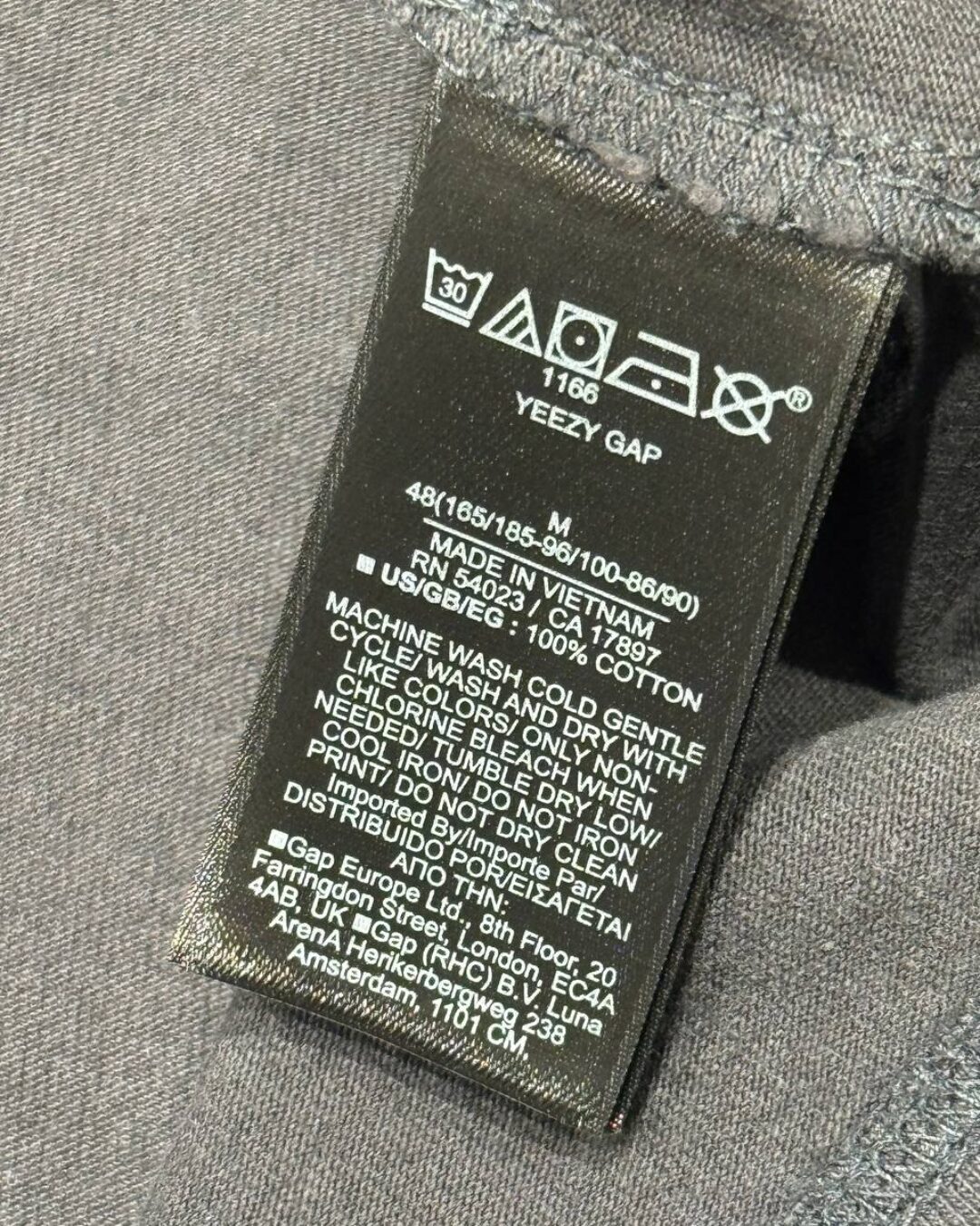 Футболка Gap x Yeezy