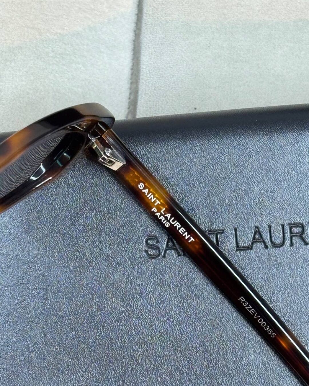 Очки Saint Laurent