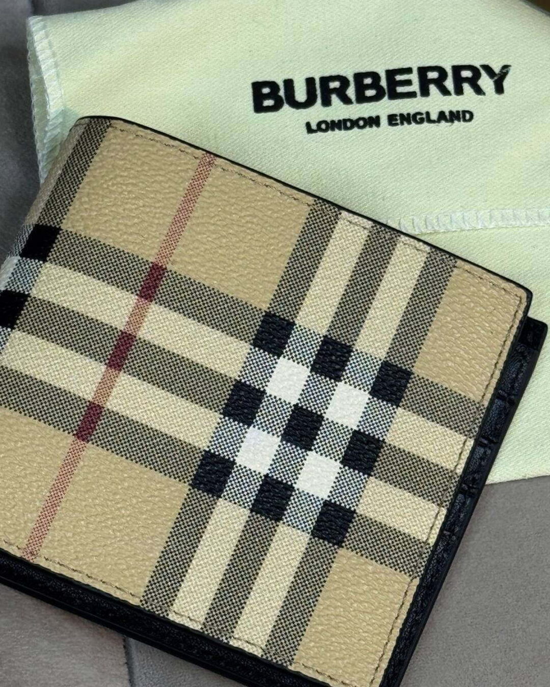 Кошелек Burberry