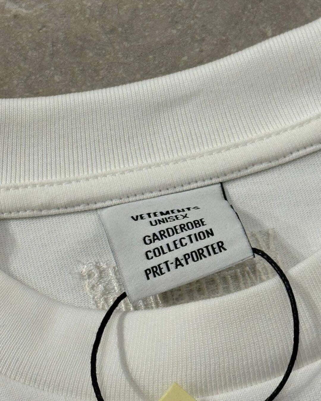 Футболка Vetements For Rent