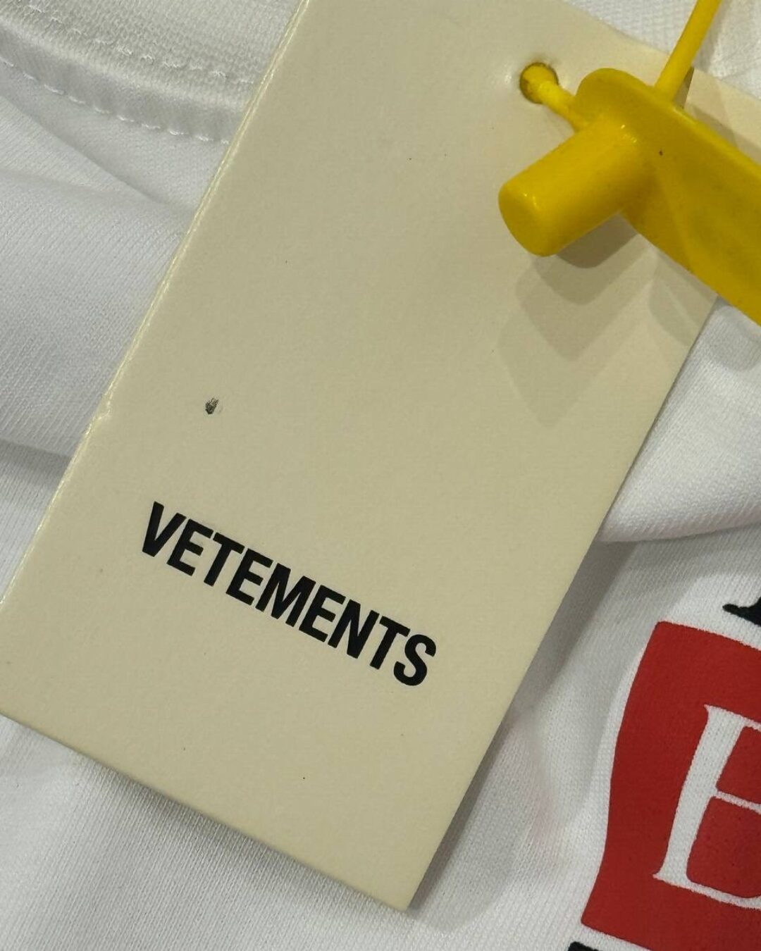 Футболка Vetements