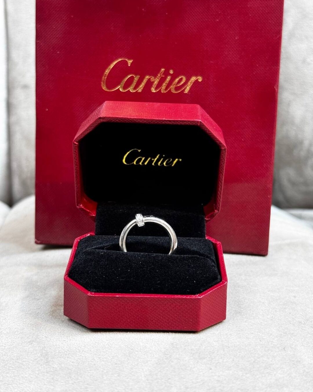 Кольцо Cartier Juste un Clou