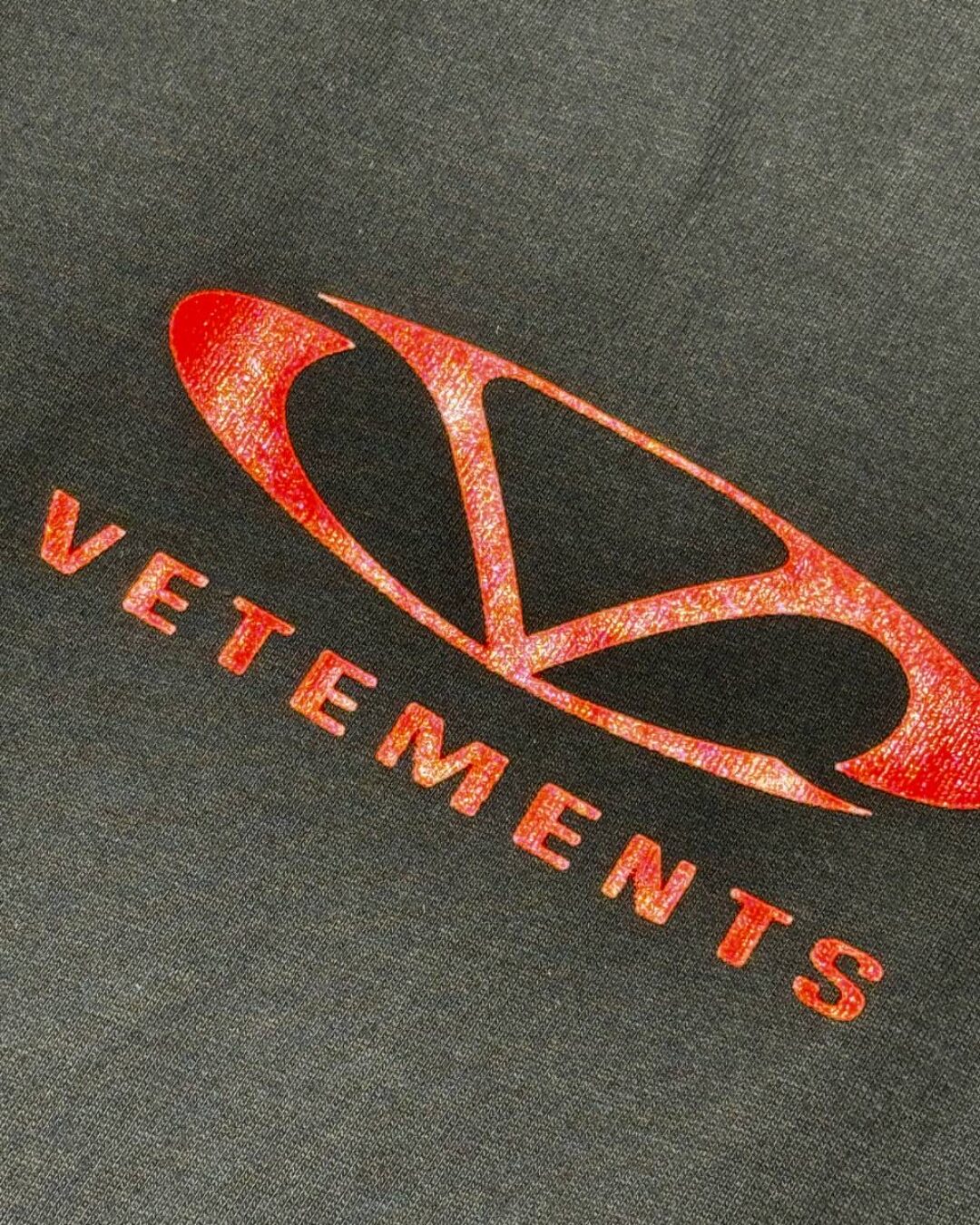 Футболка Vetements