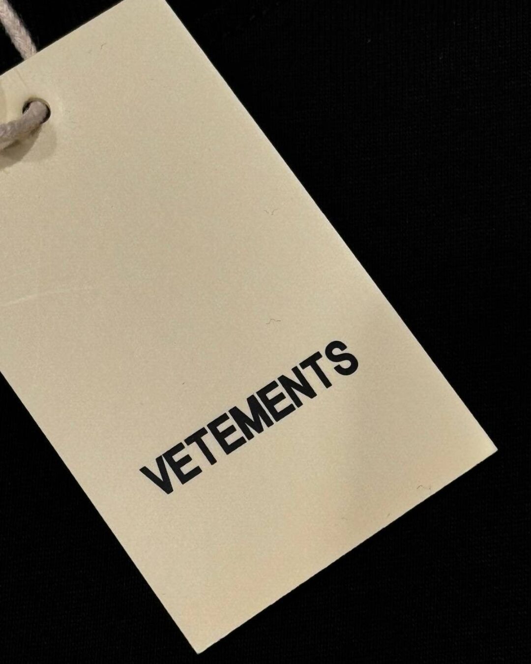 Футболка Vetements