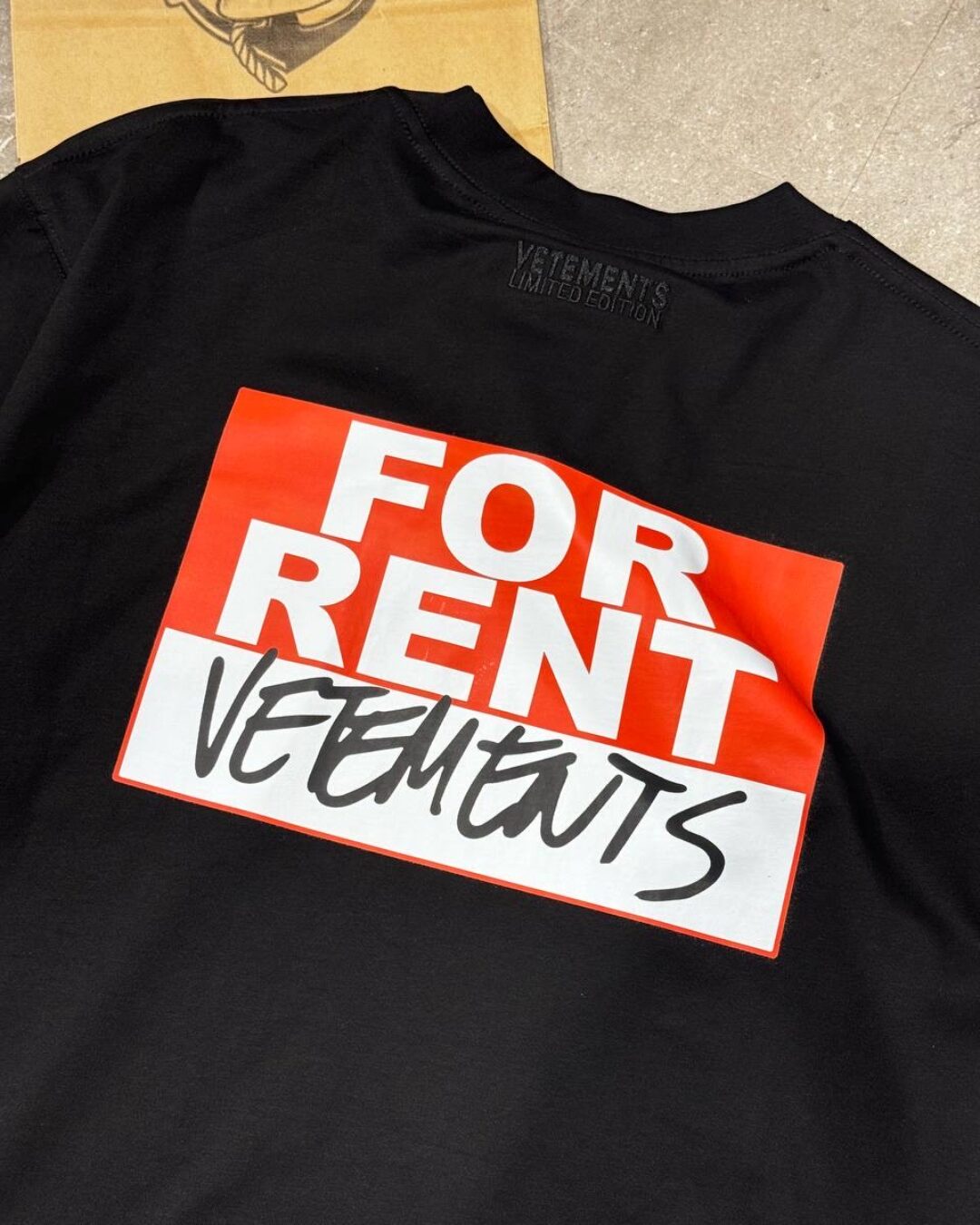 Футболка Vetements