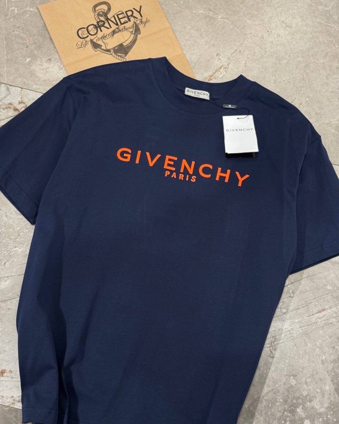 Футболка Givenchy