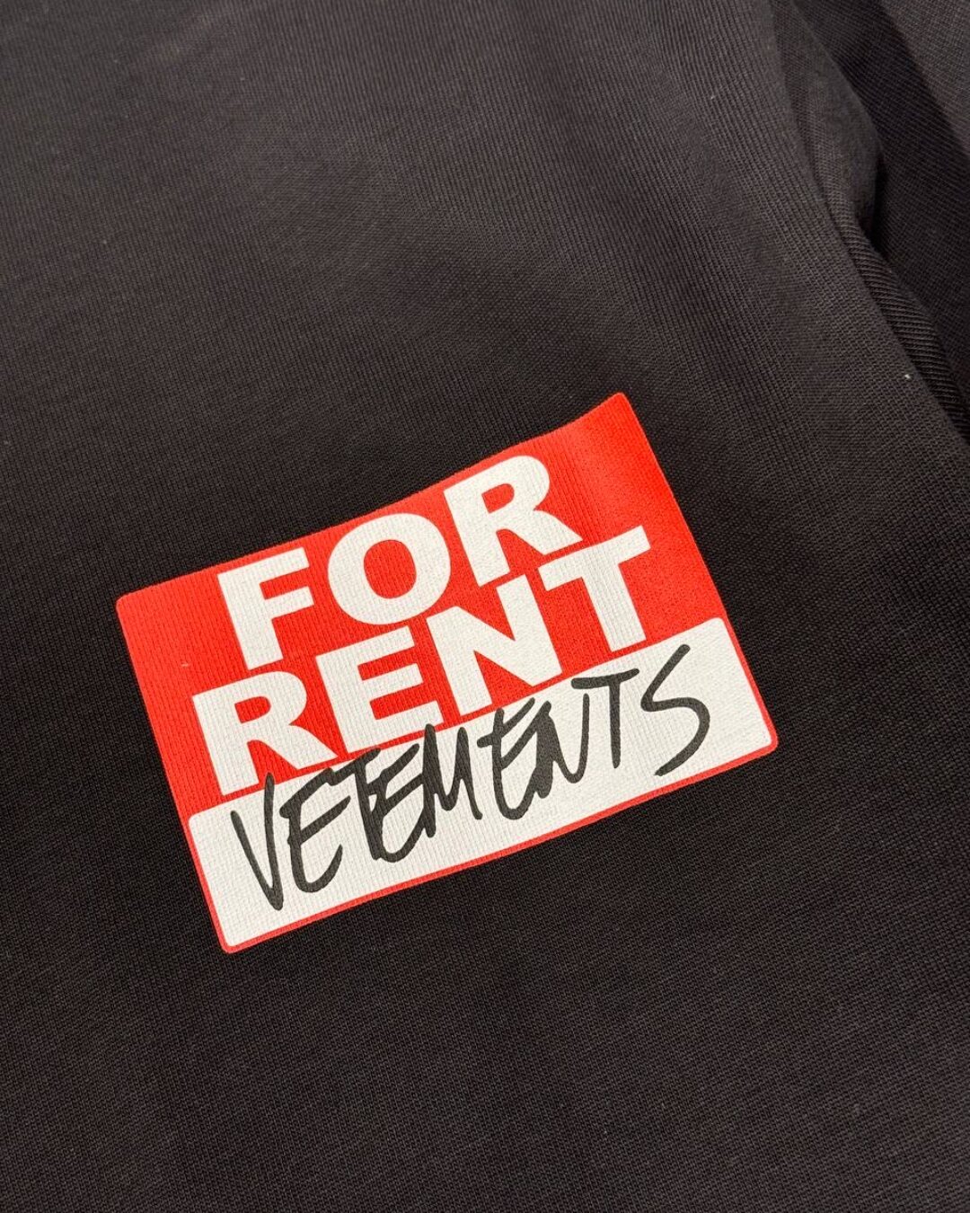 Футболка Vetements For Rent