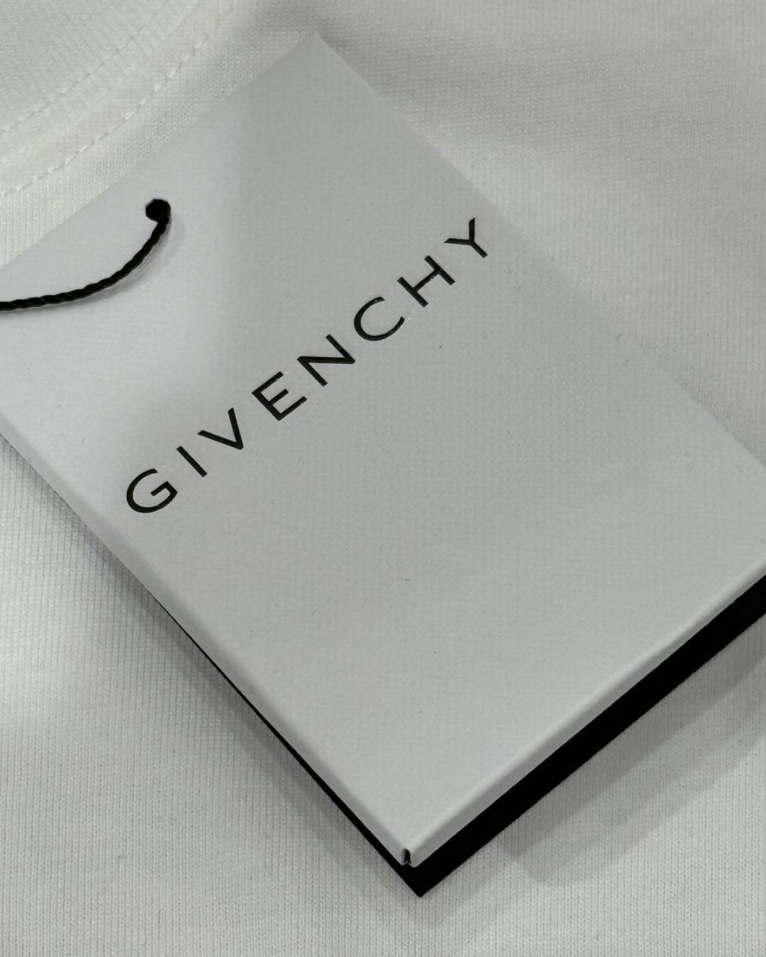 Футболка Givenchy