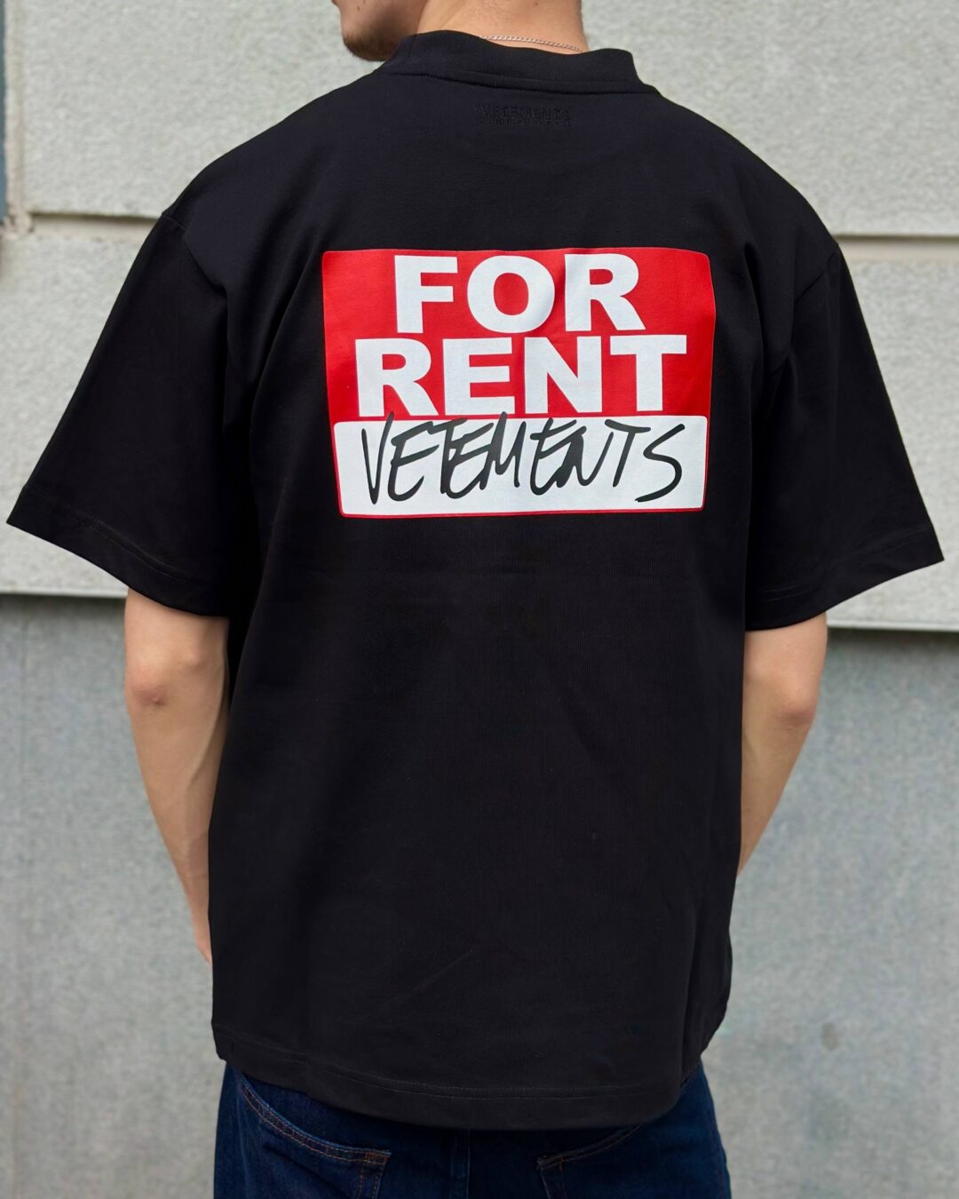 Футболка Vetements For Rent