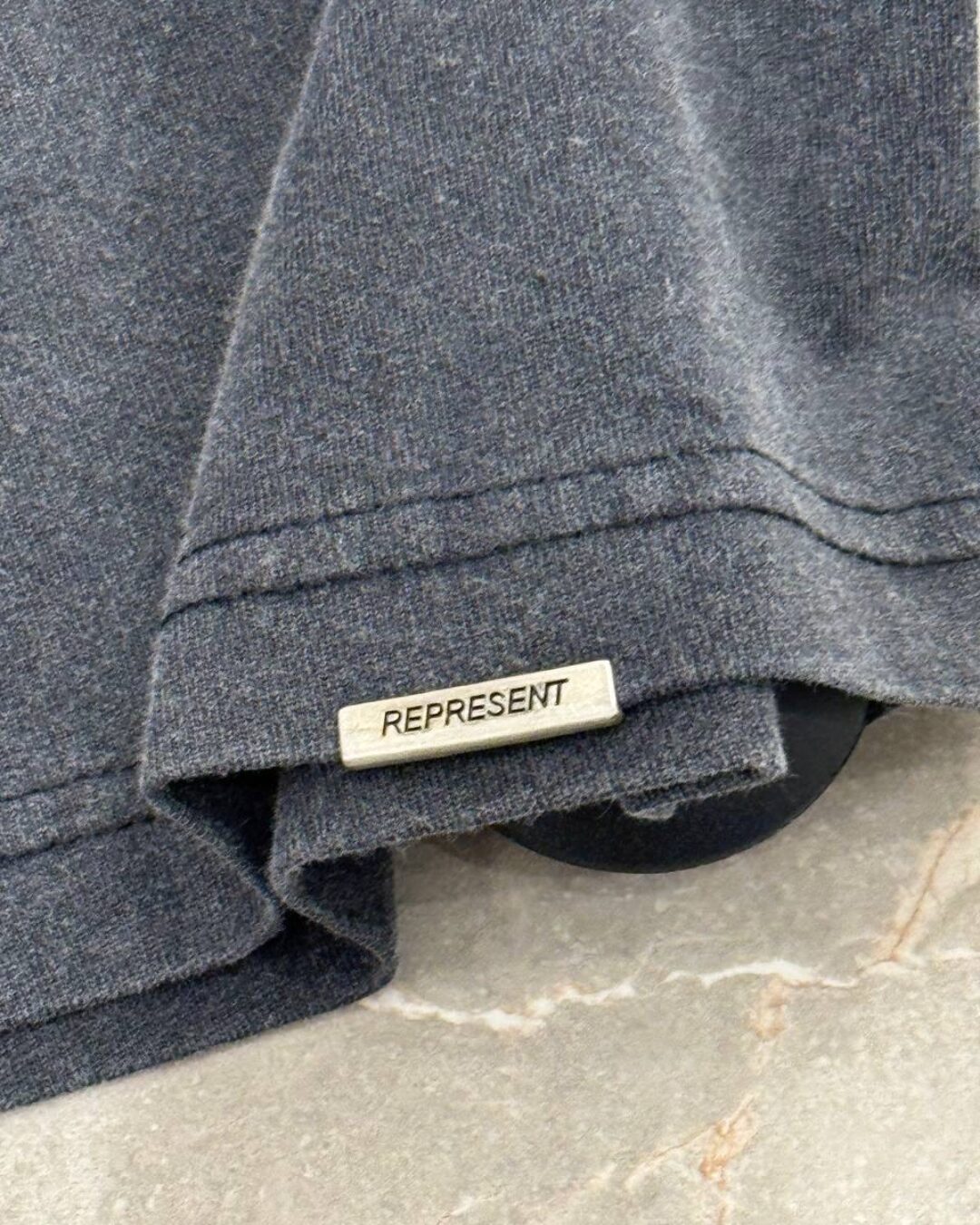 Футболка Represent