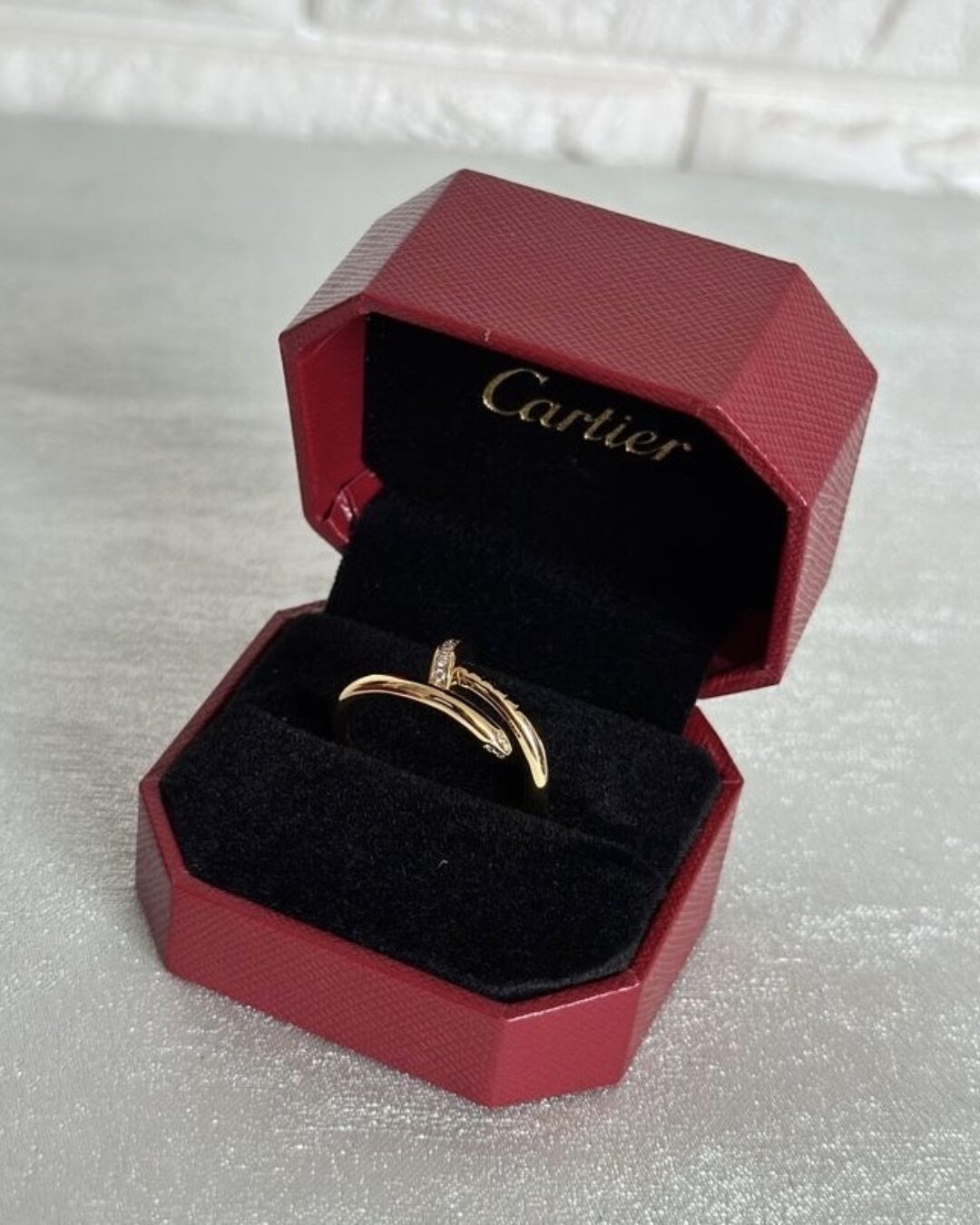 Кольцо Cartier Juste un Clou